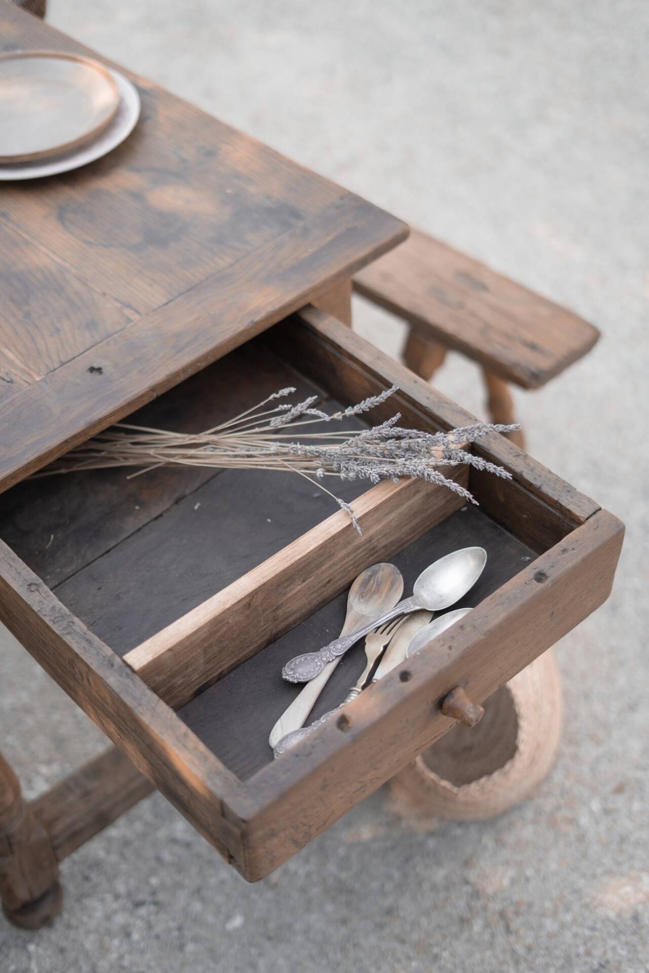 Table and benches set