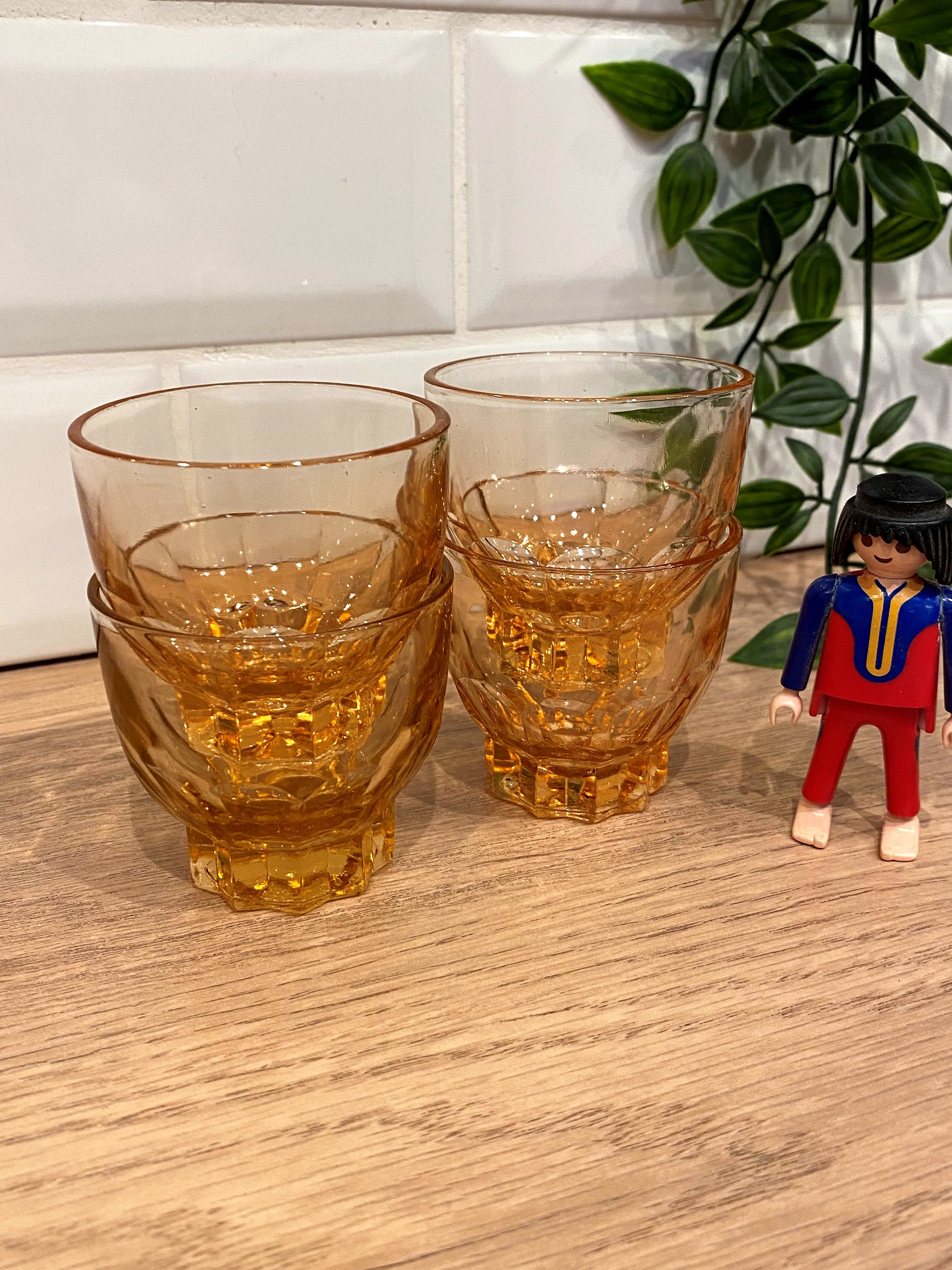 Set of 4 vintage glasses