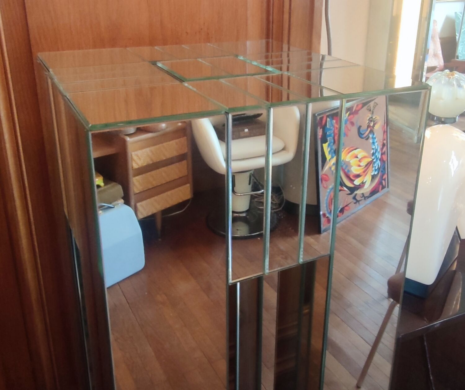 Pedestal column all glass