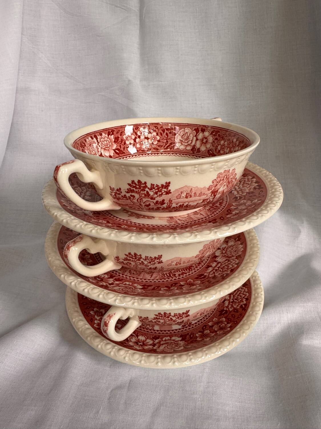 Tasses à soupe Villeroy et Boch Rusticana avec soucoupes.