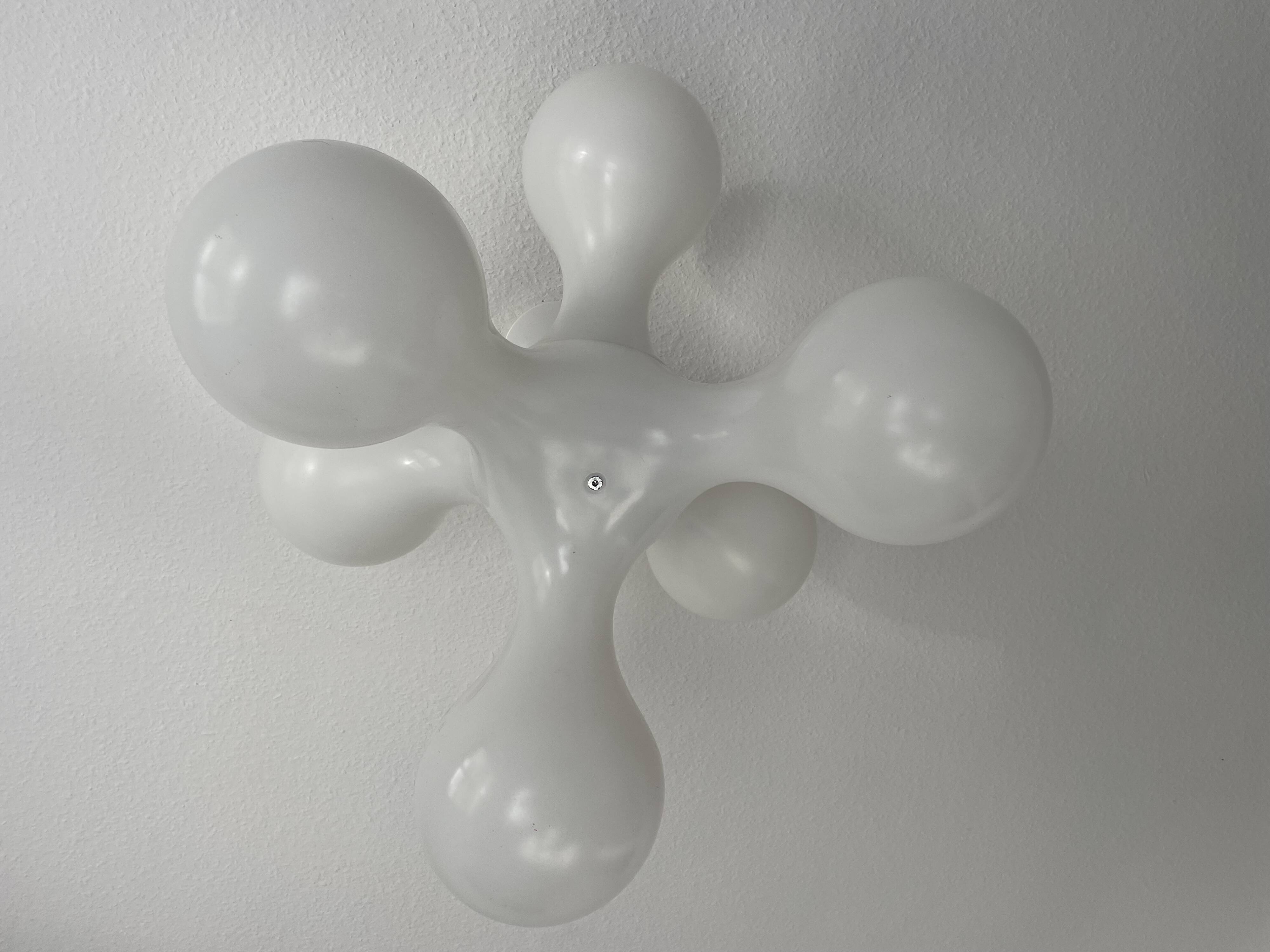 Atomium kundulani designer pendant light