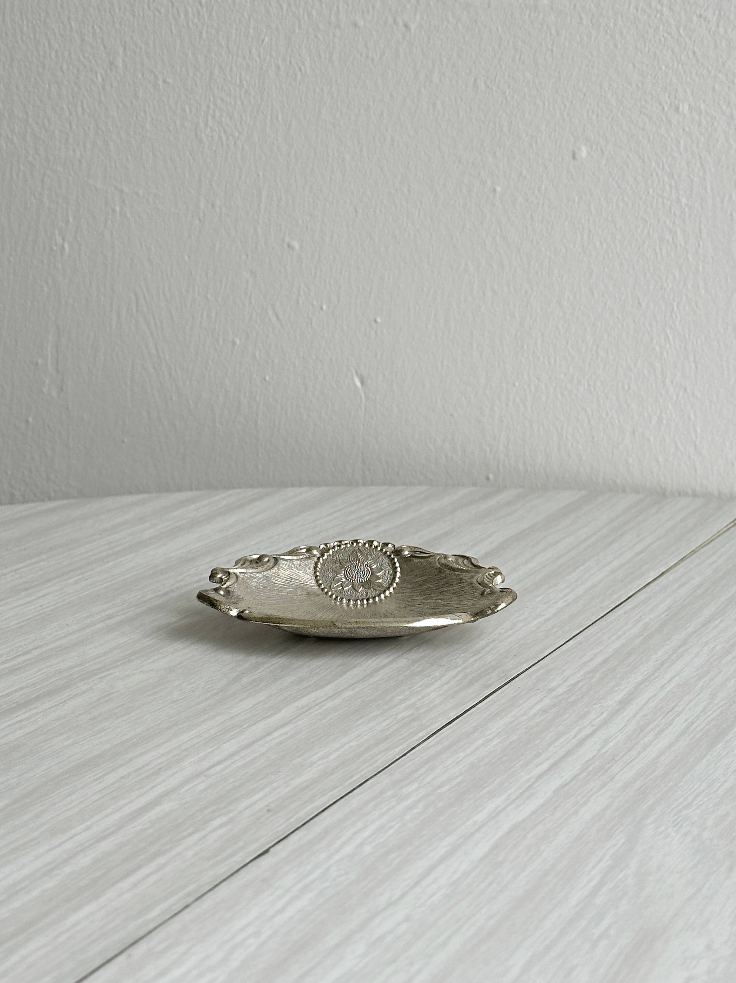 Decorative metal catchall tray
