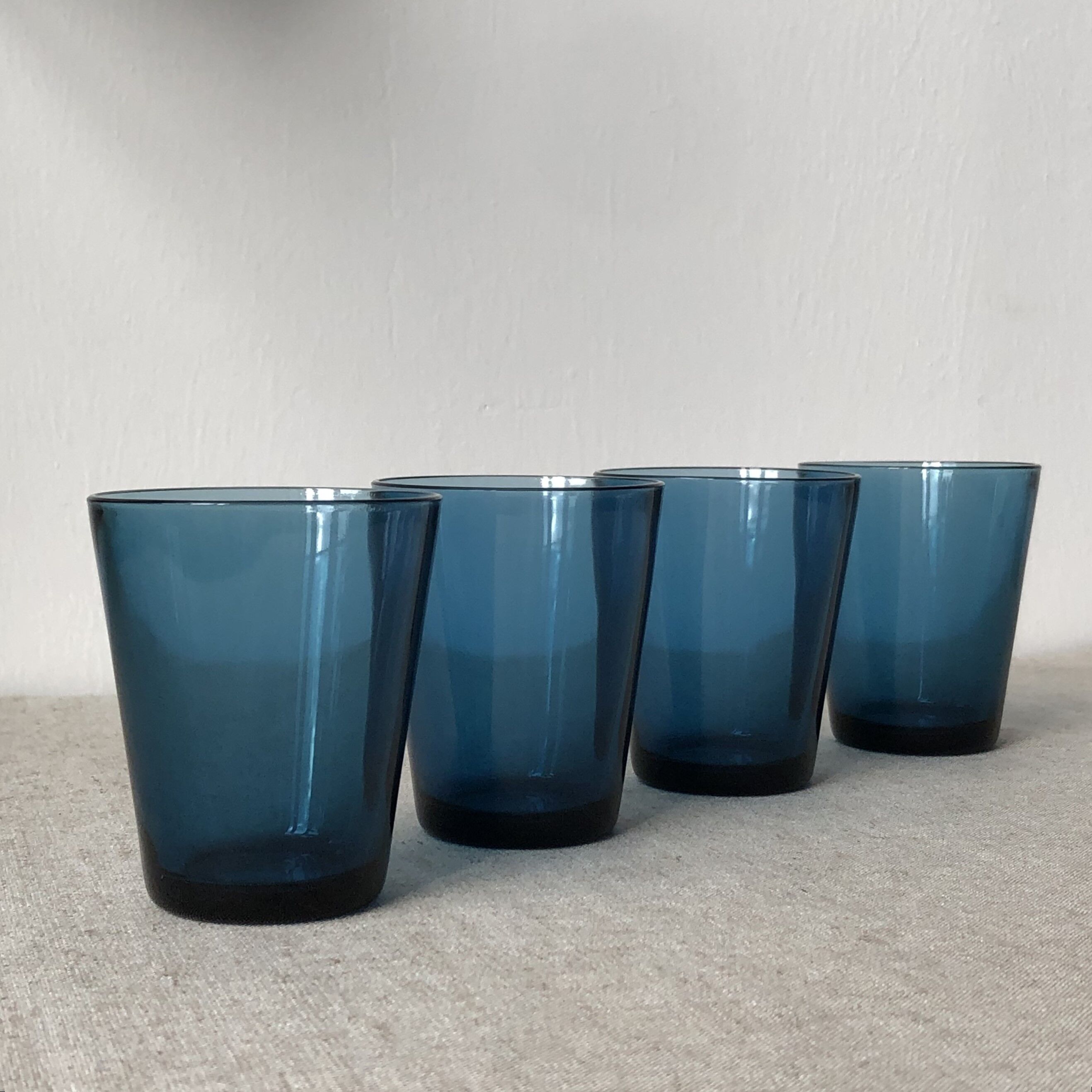Set of 4 translucent blue water glasses base in very thick glass, sixties model, Vereco FR