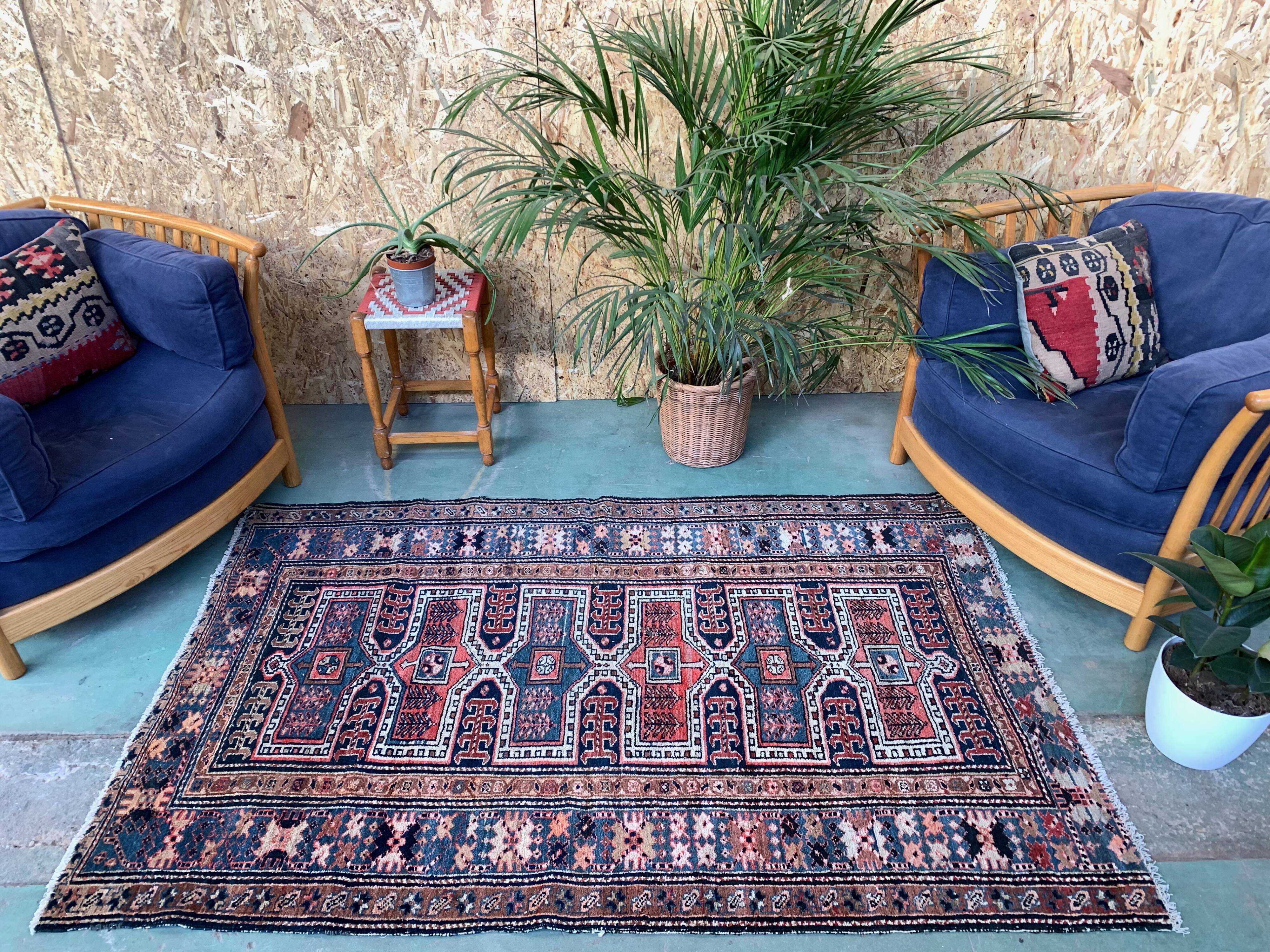 Vintage Karacah Rug 182x114 cm, medium, Tribal oriental Carpet  Red Navy Blue
