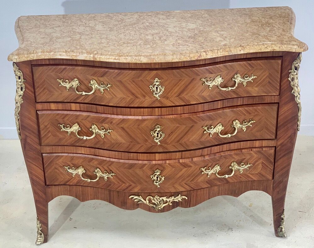 Commode style Louis XV bois de rose