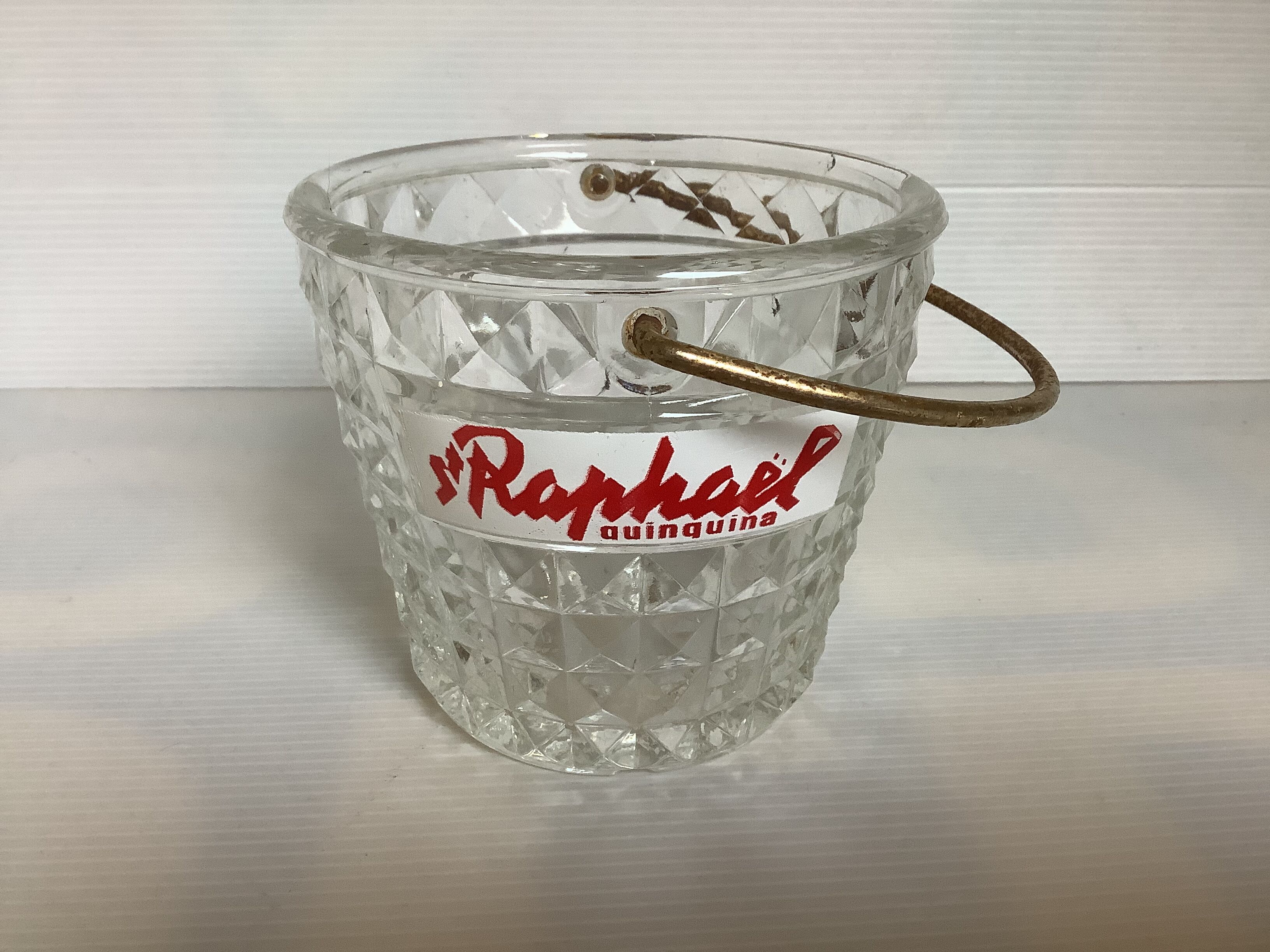 Ancient ice bucket Saint Raphael Cinchona
