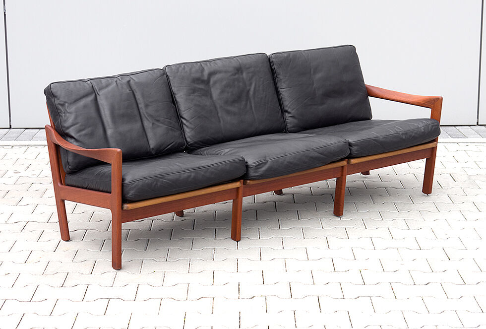 Sofa and armchairs designed by Illum Wikkelso
