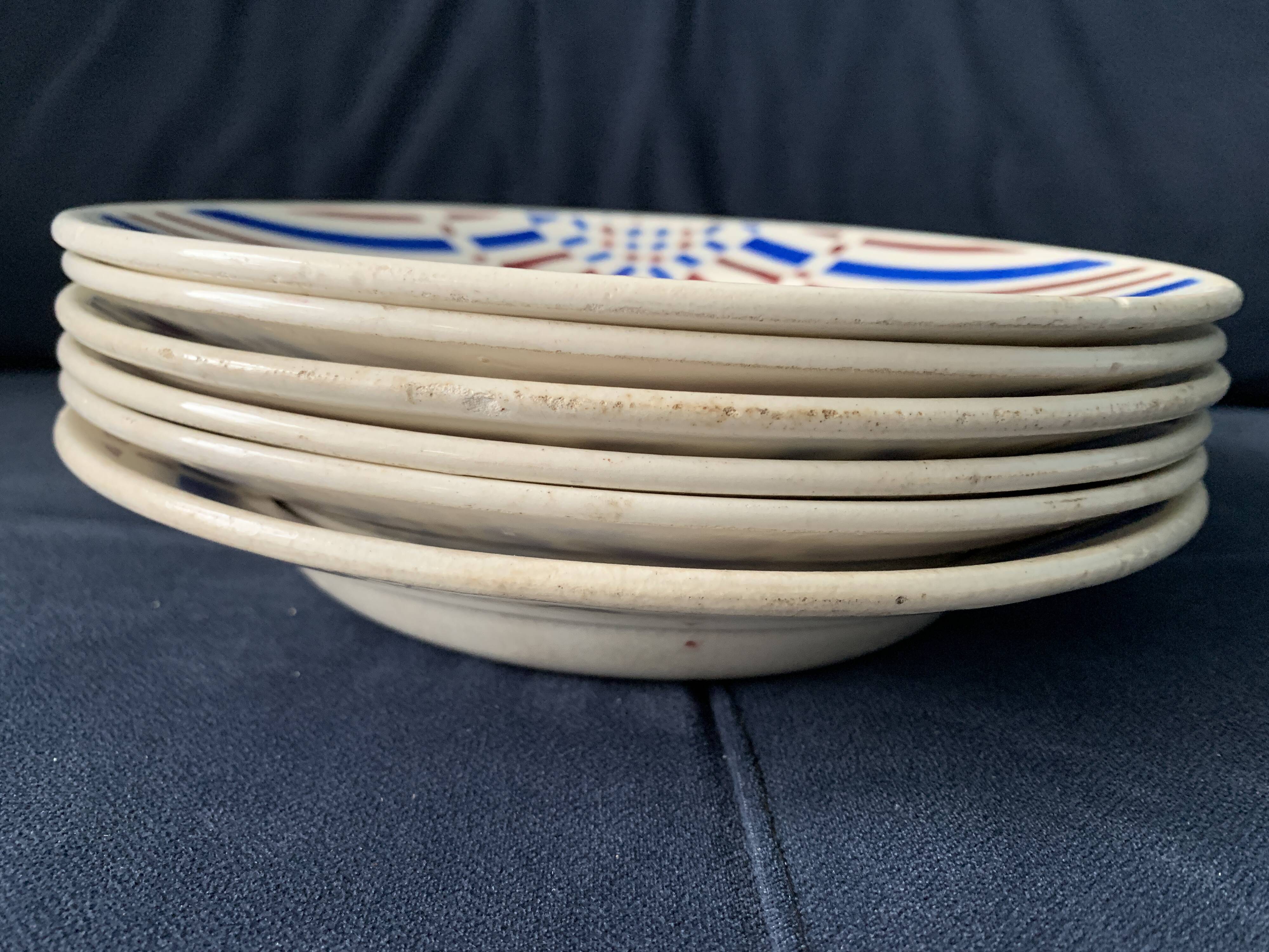 6 assiettes creuses aux couleurs basques, KG Lunéville, 1930