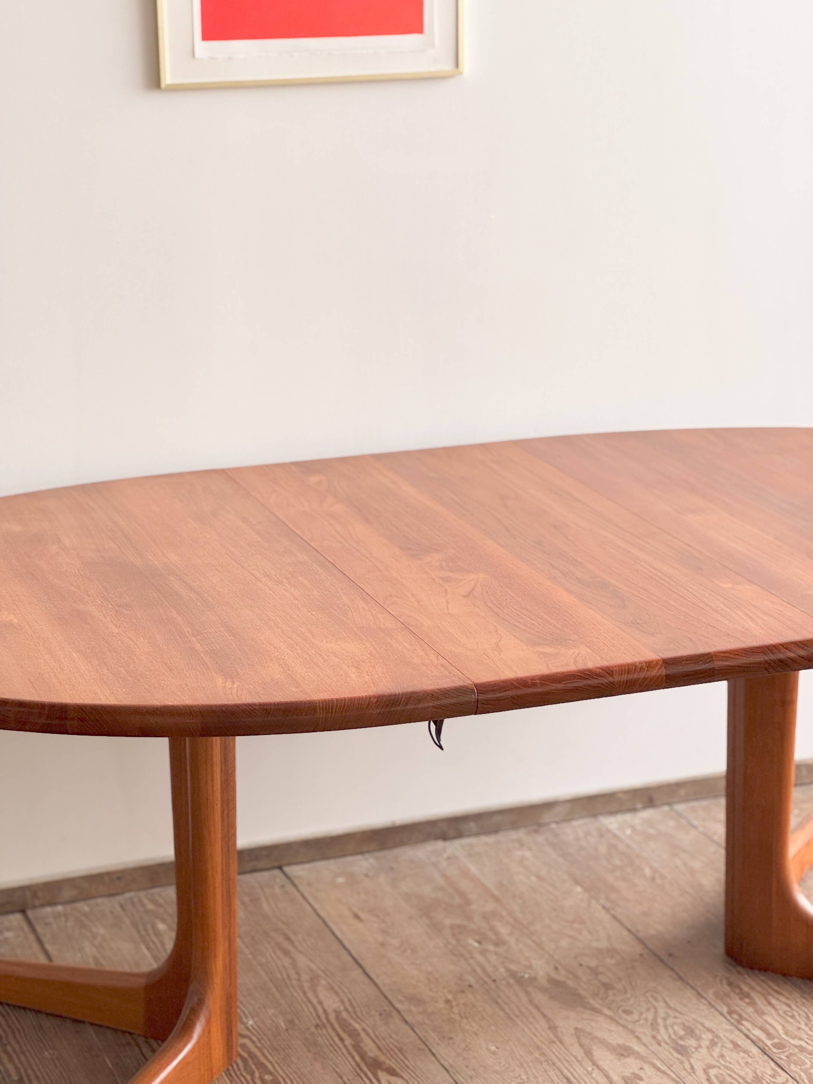 Grande table à manger scandinave vintage en teck massif, Danemark, 1970