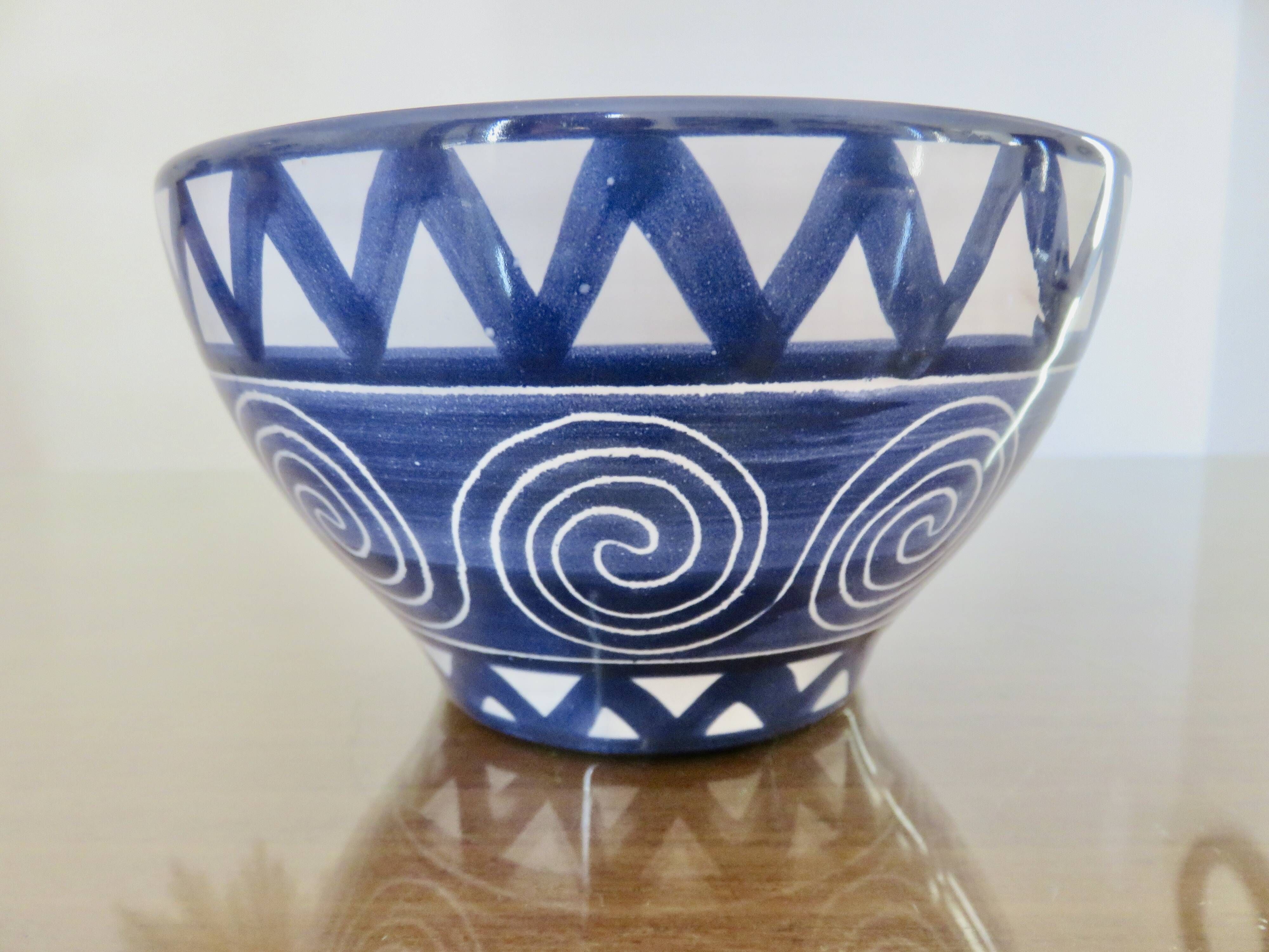Pair of bowls by Robert Picault, La Roue Vallauris, very rare in blue and white.