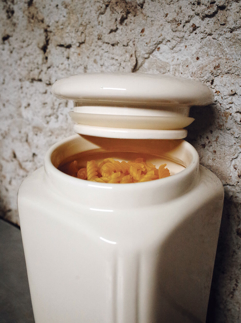 Large Italian ceramic kitchen pot