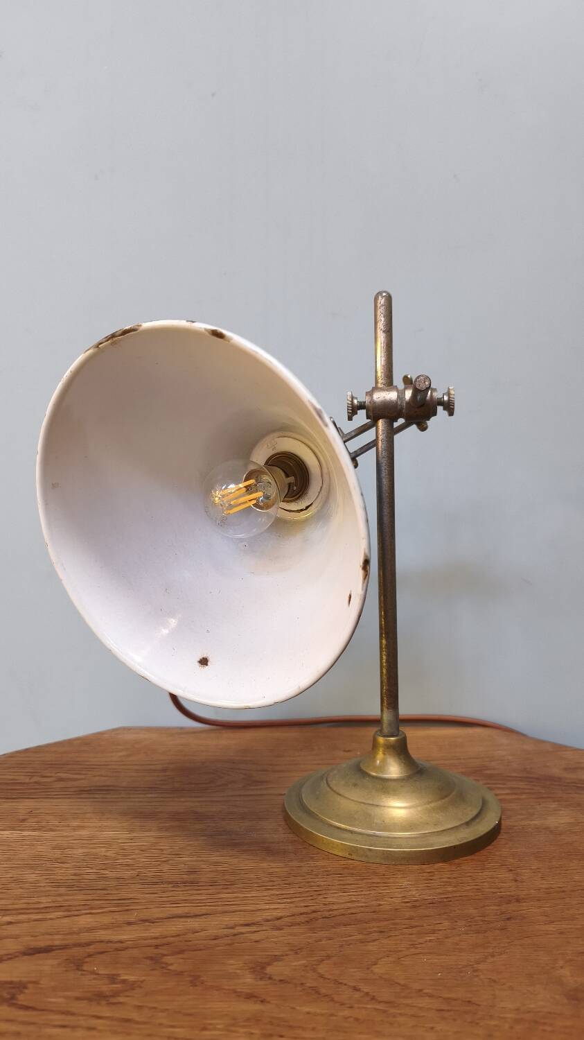 Vintage industrial desk lamp from the 1930s.