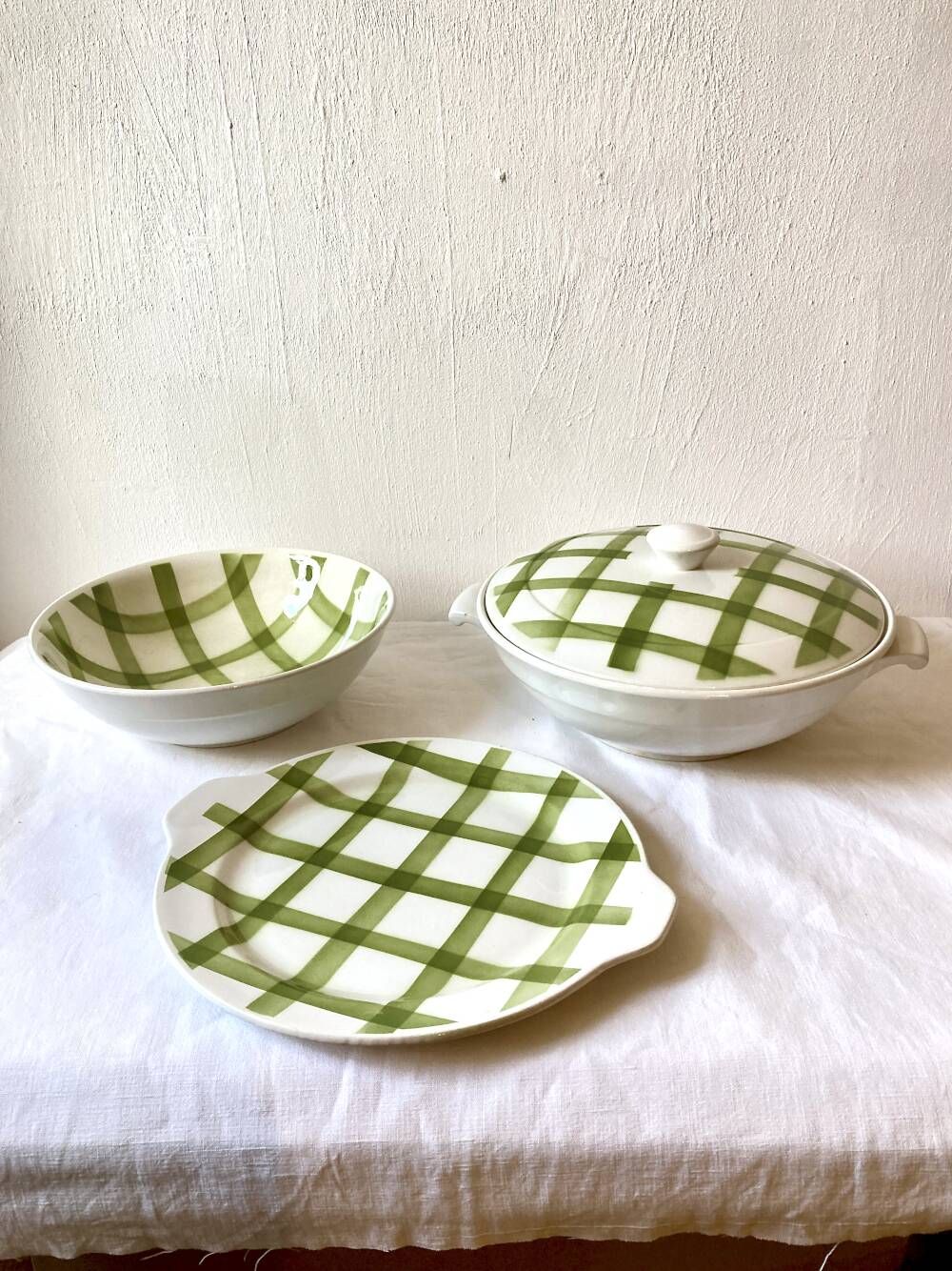 Set of three serving dishes, Moulins des Loups, model "Tablecloth"