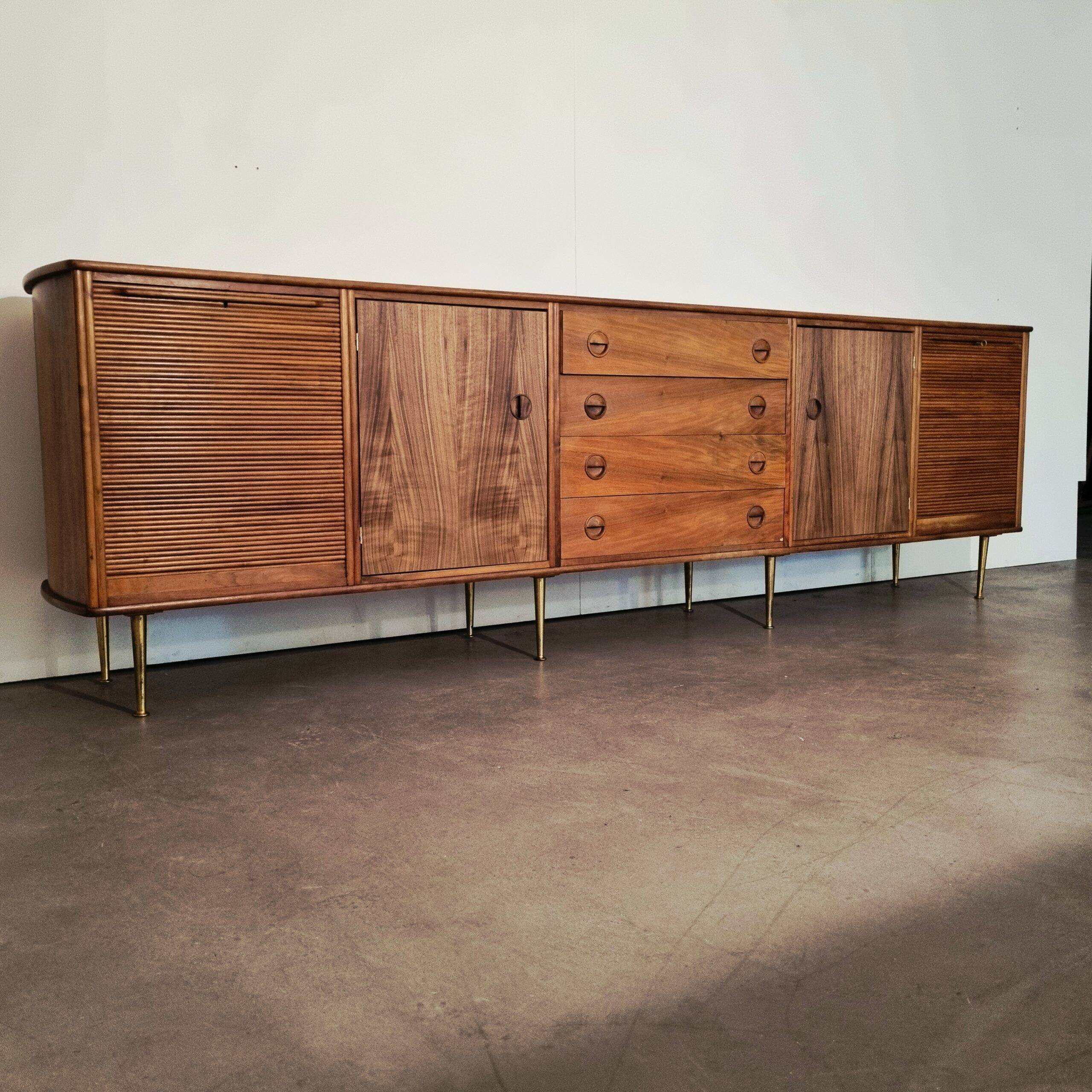 Enfilade en noyer des années 1950 – William Watting Modernord