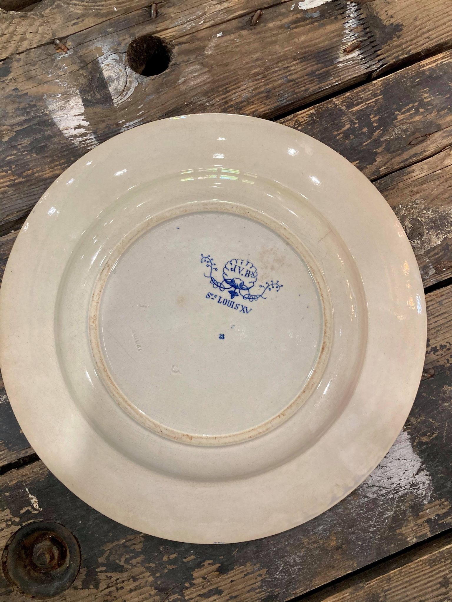 Plat en Terre de Fer Jules Vieillard modèle St Louis XV