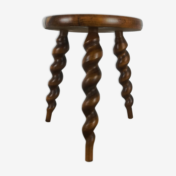 Tripod stool with turned feet