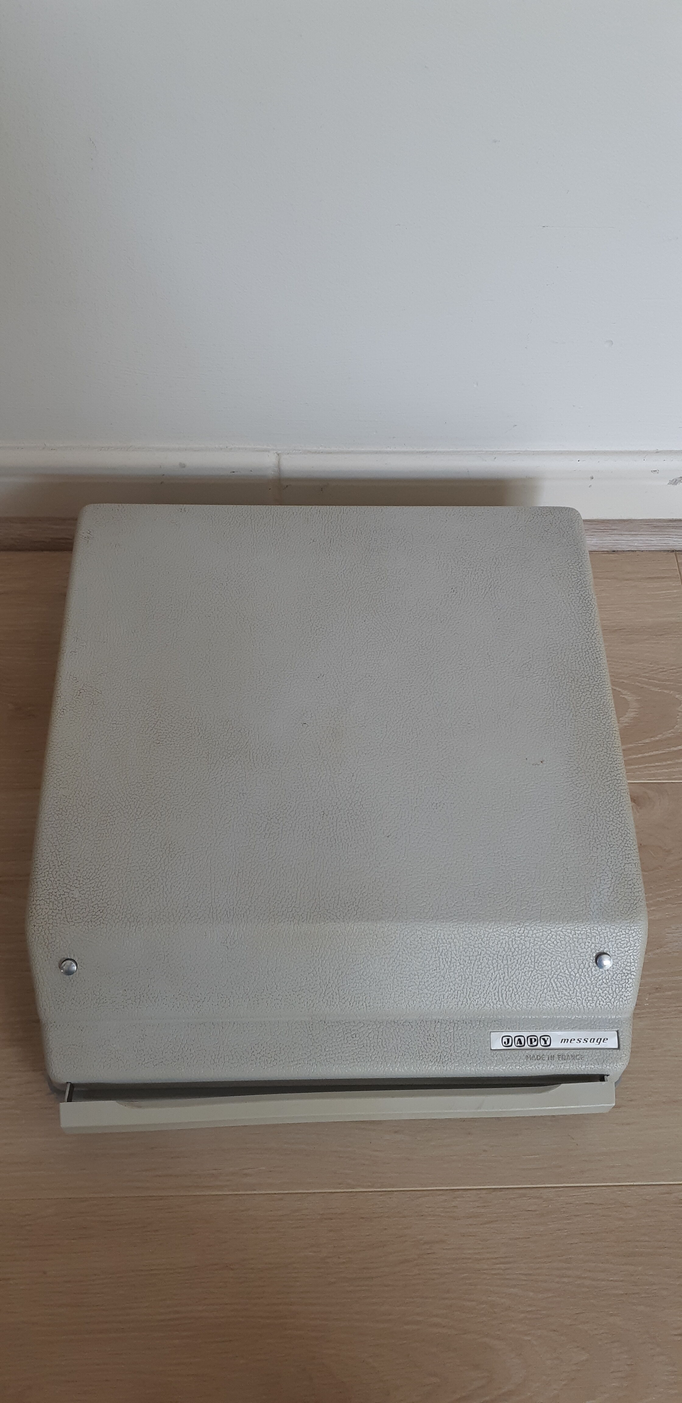 Japy message functional portable typewriter