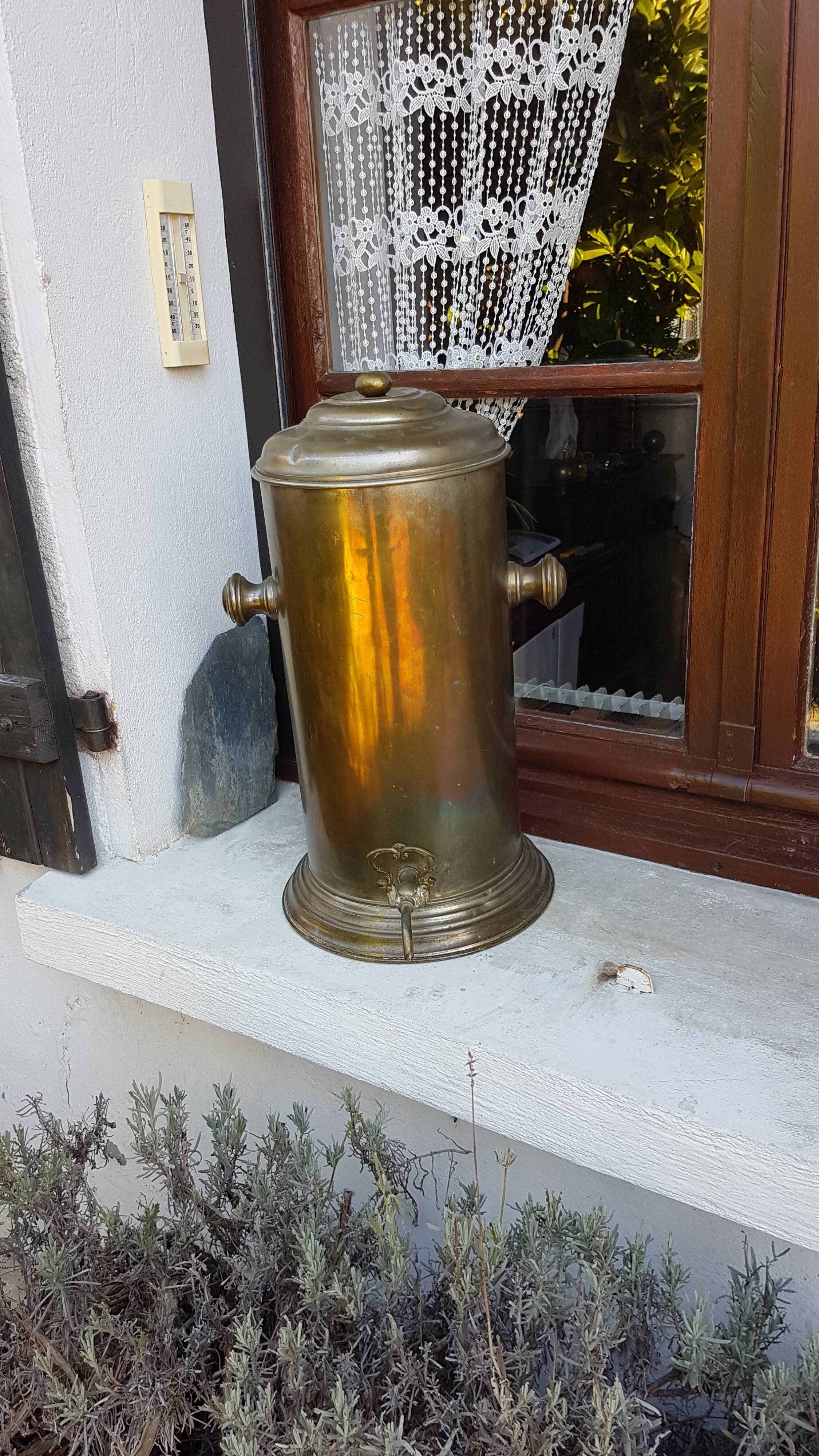 Samovar en laiton