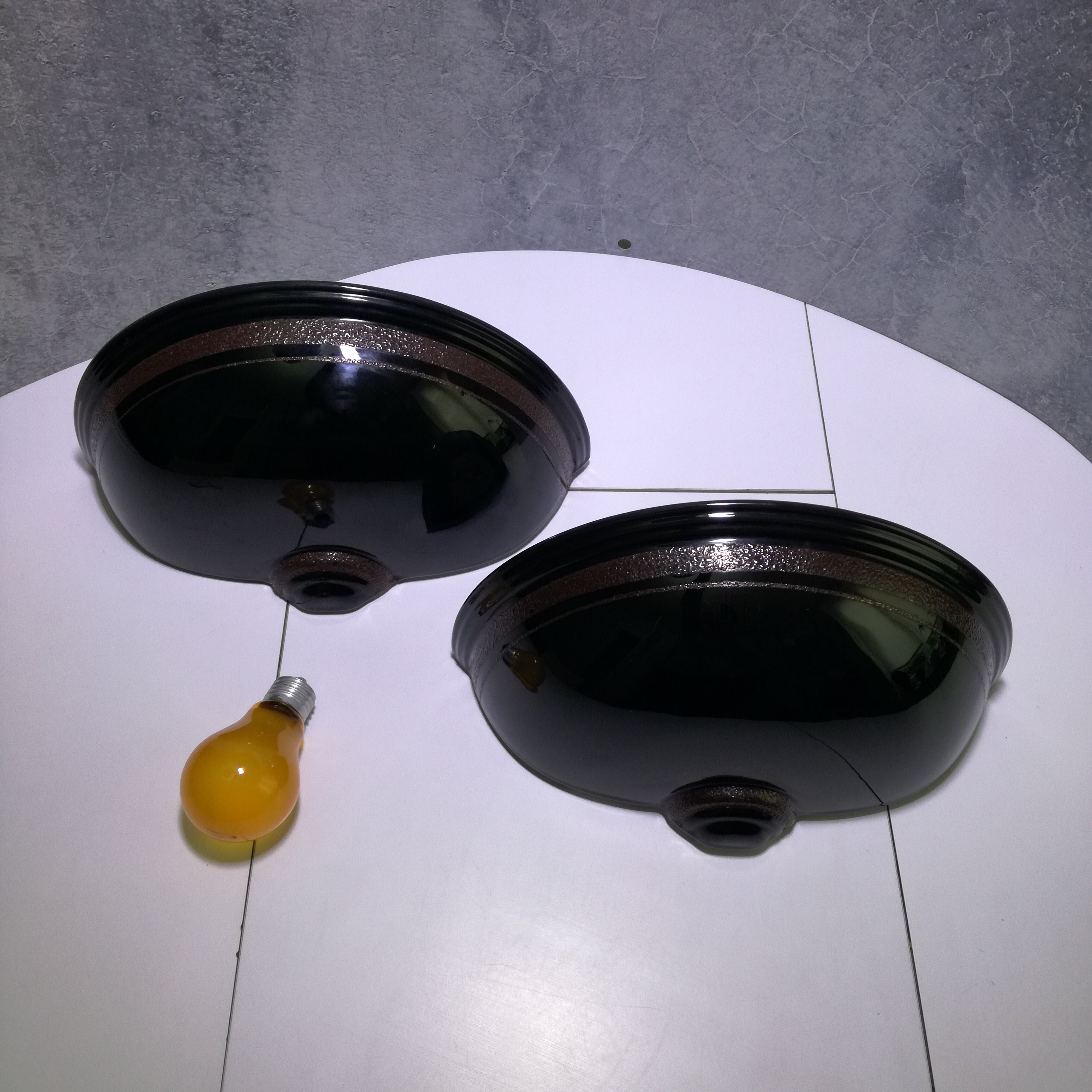 Wall lamp in the shape of an enamelled ceramic basin, set of 2