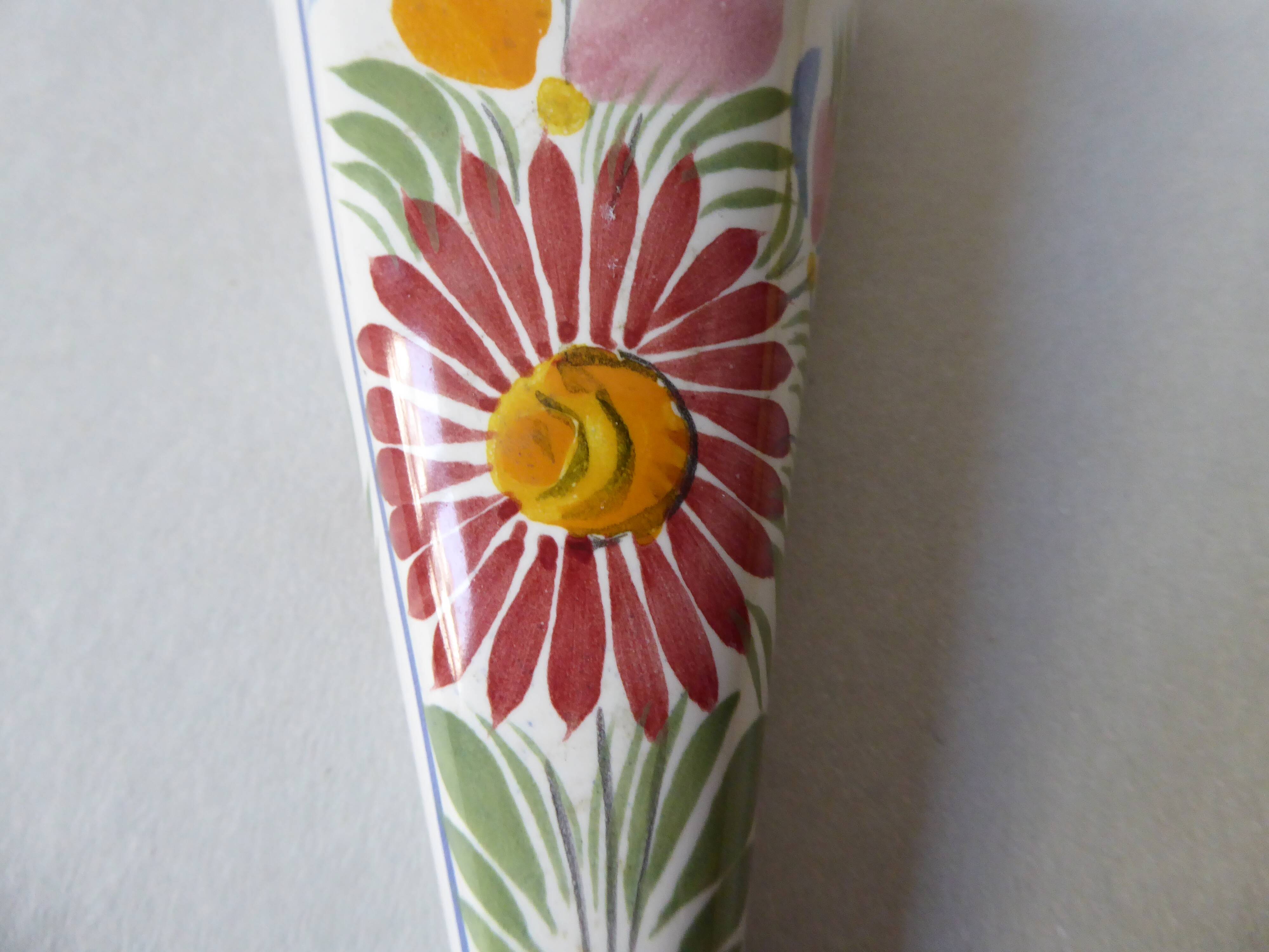 Quimper's earthenware bouquetière