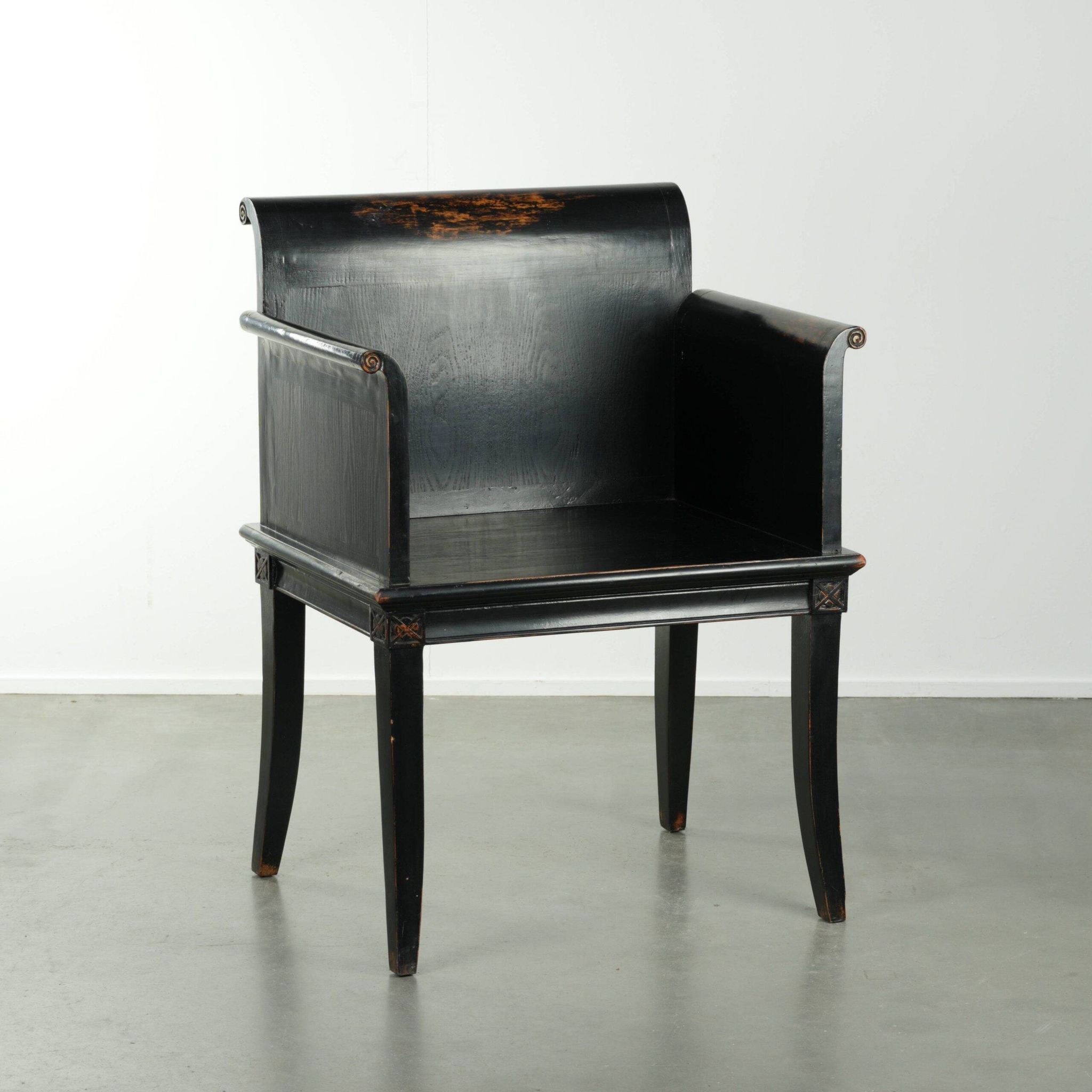 Black wooden chair / side chair from the 20th century in Asian style