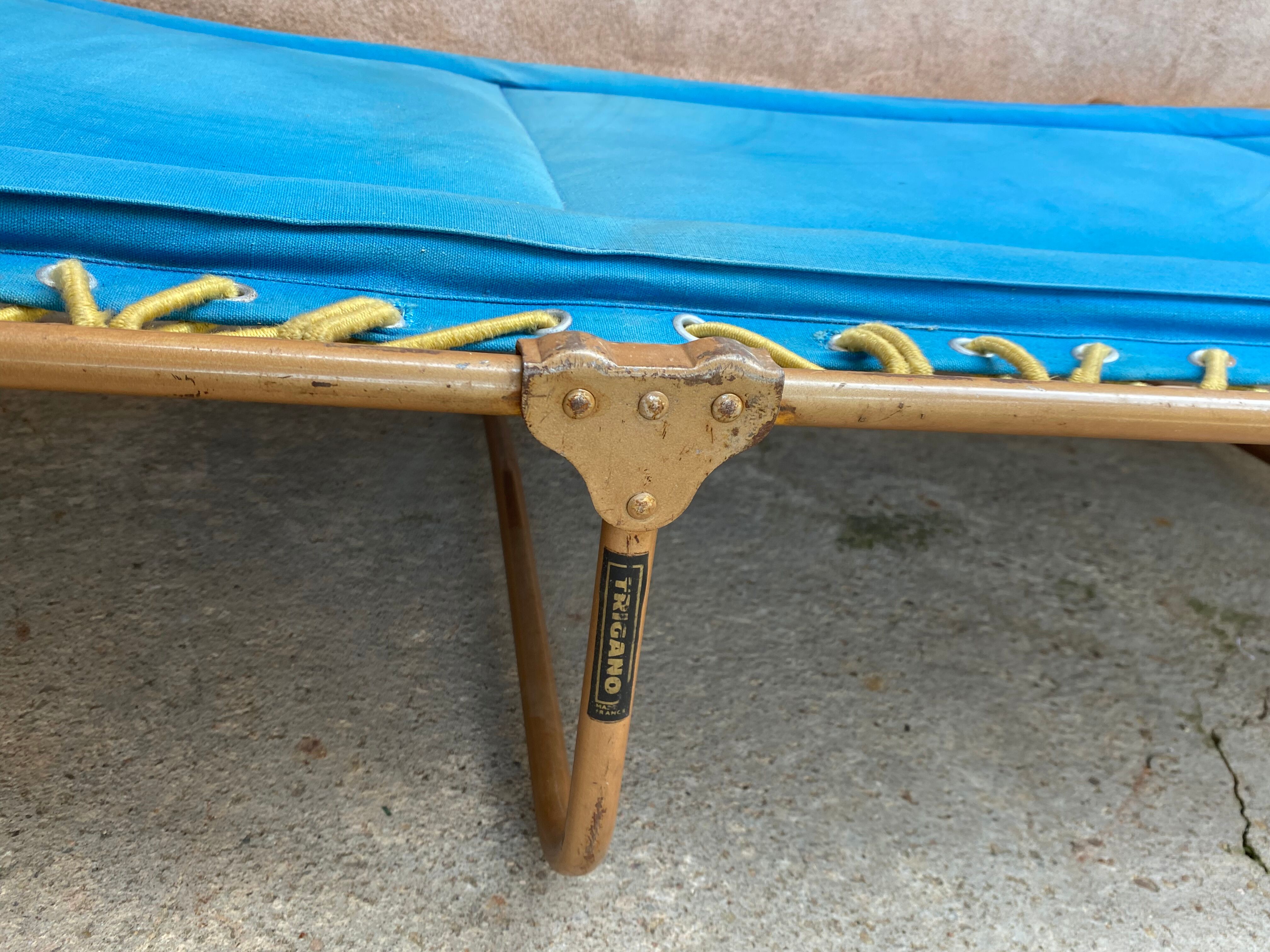 Camp bed or folding deckchair