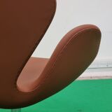 Arne Jacobsen Swan chair by Fritz Hansen