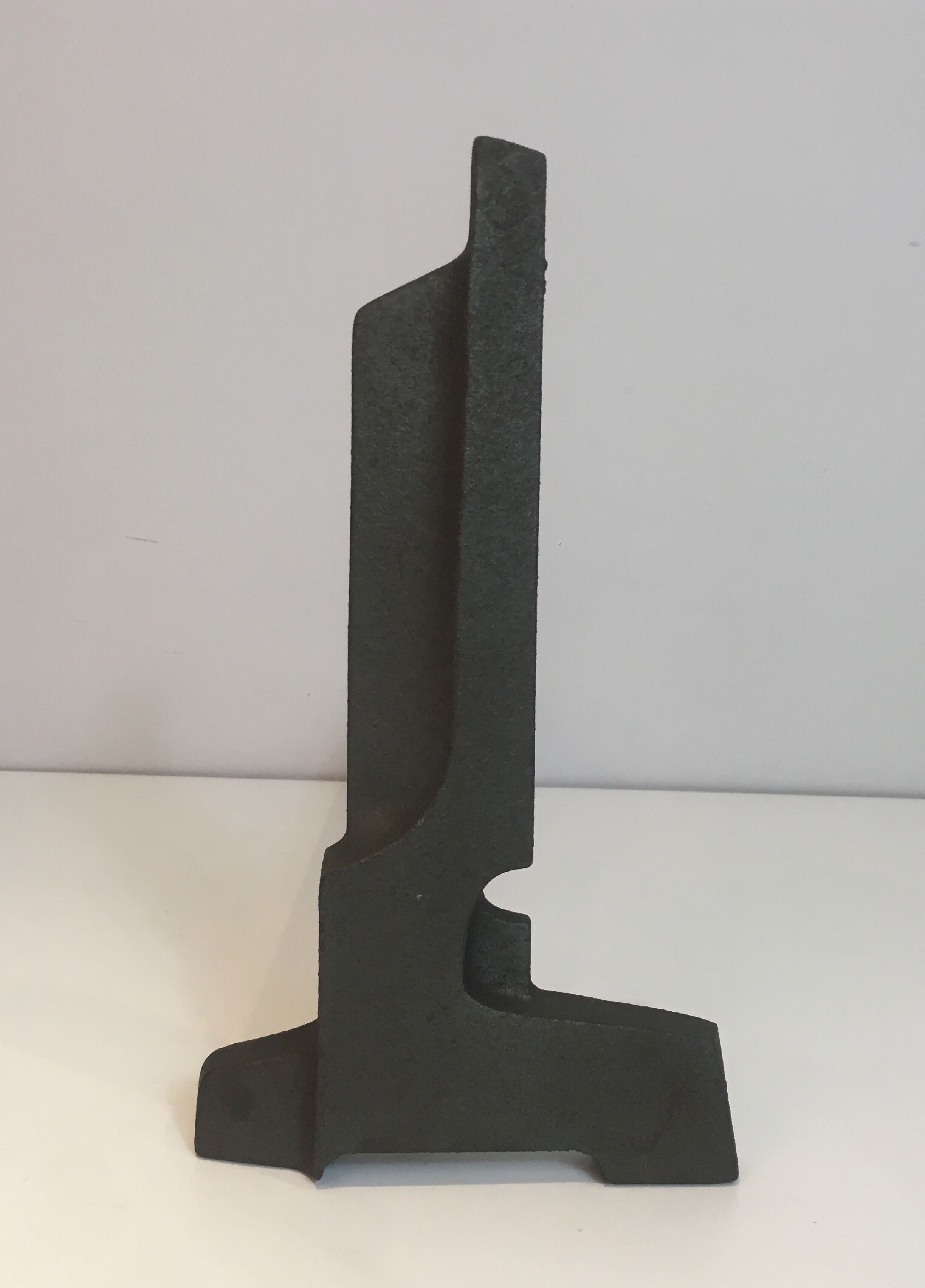 Pair of modernist chenets in cast iron and iron