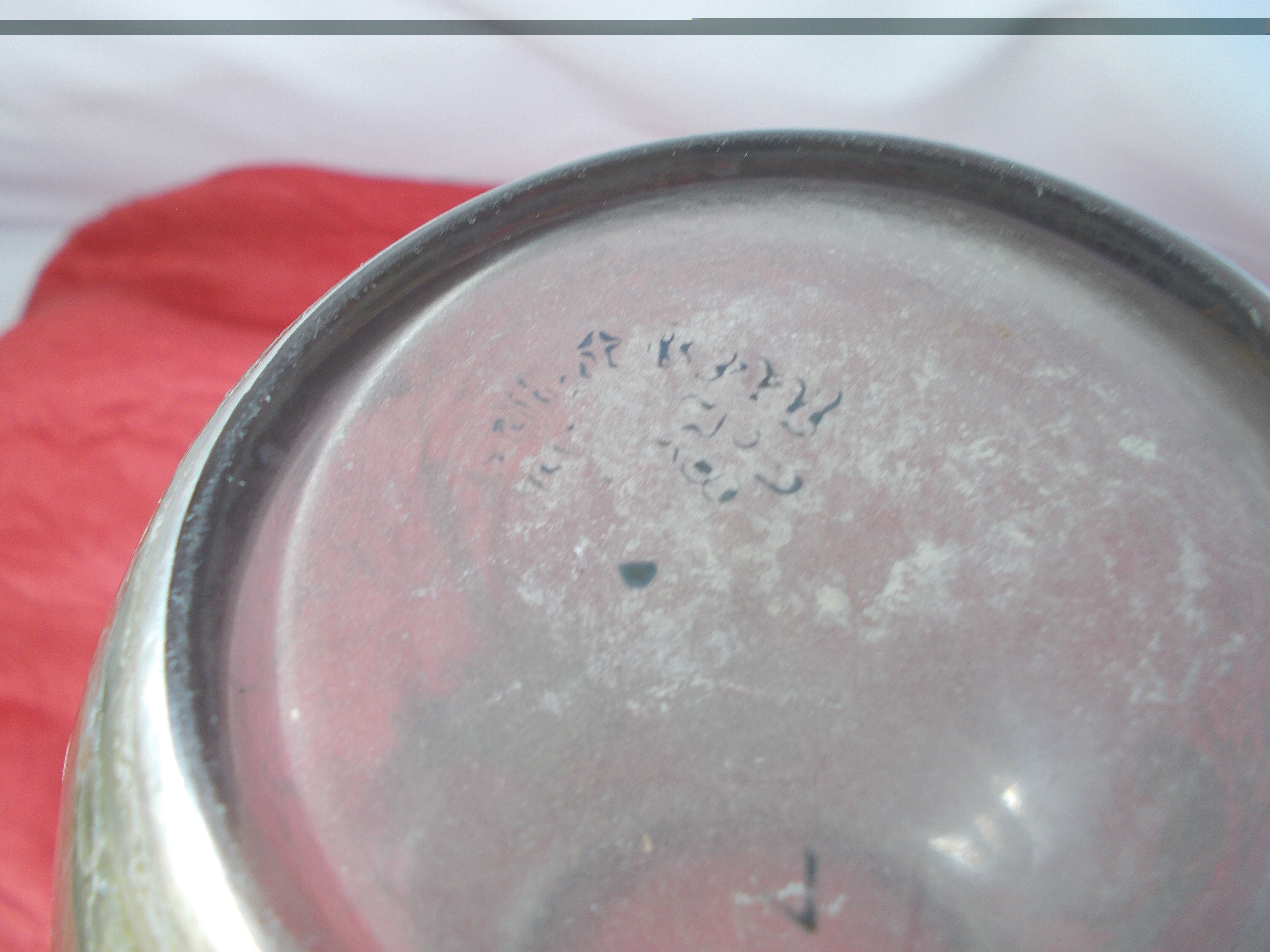 Holy Grail Vase glass decoration of silver animals