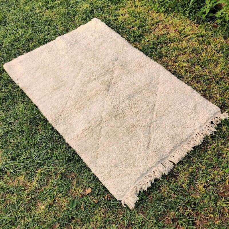 White Berber Carpet (105 x 155)