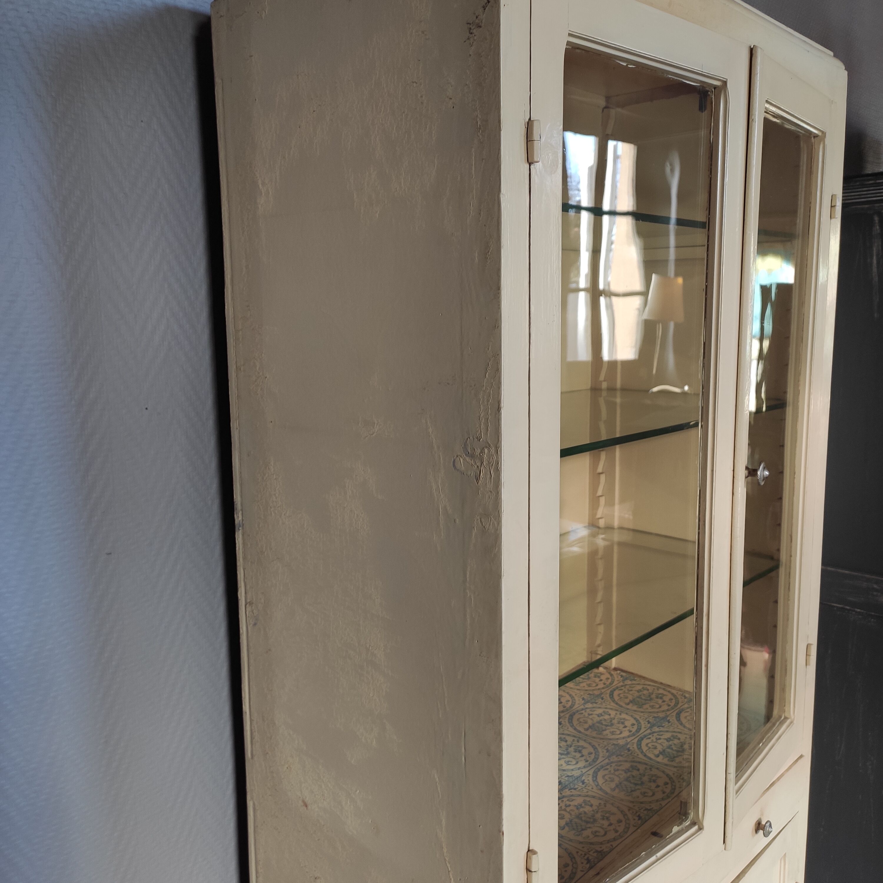 Parisian glazed wardrobe