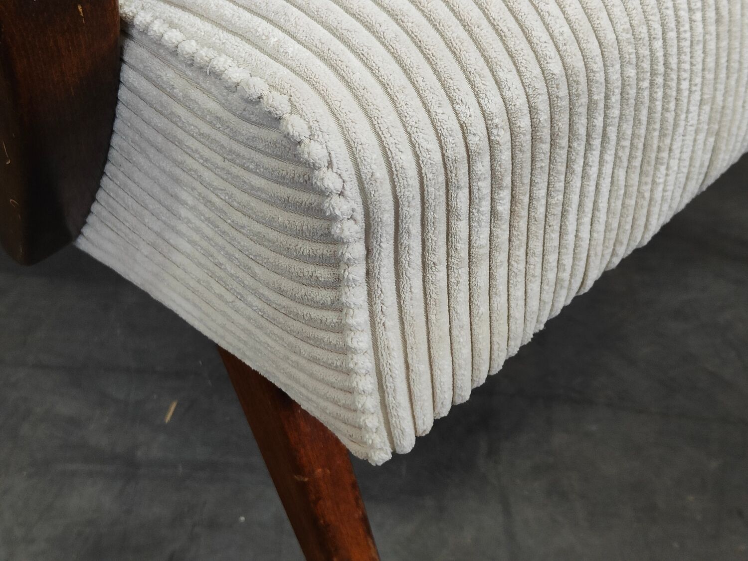 Fauteuil restauré par Jaroslav Smidek 6952 pour Ton