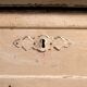 Ancienne commode blanche à deux portes (vers 1920)