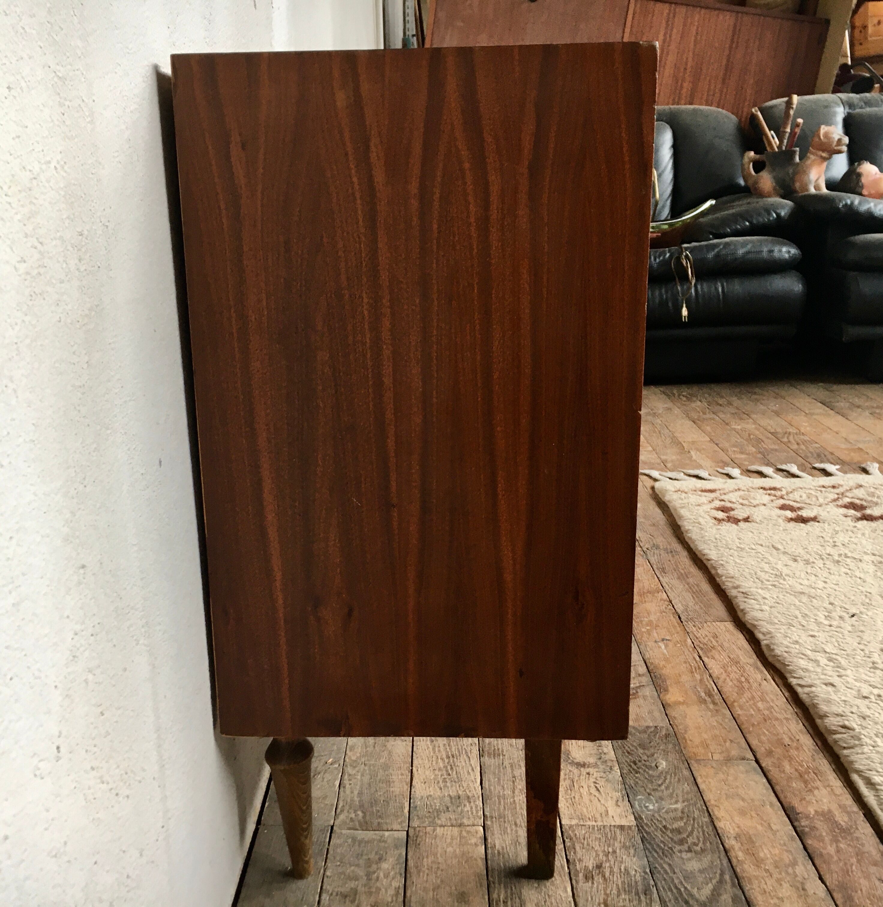 Vintage enfilade - walnut - 50/60 - Scandinavian style - spindle feet