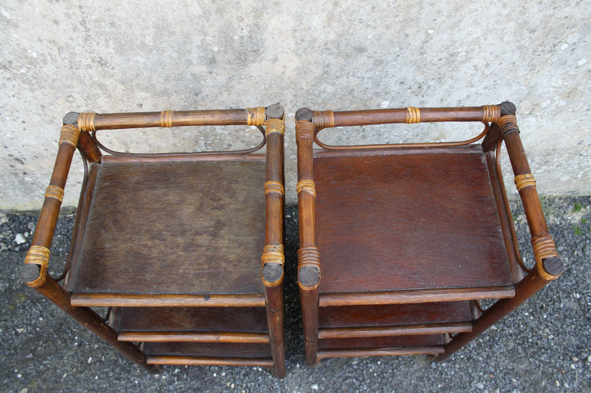 Paire de chevets en rotin
