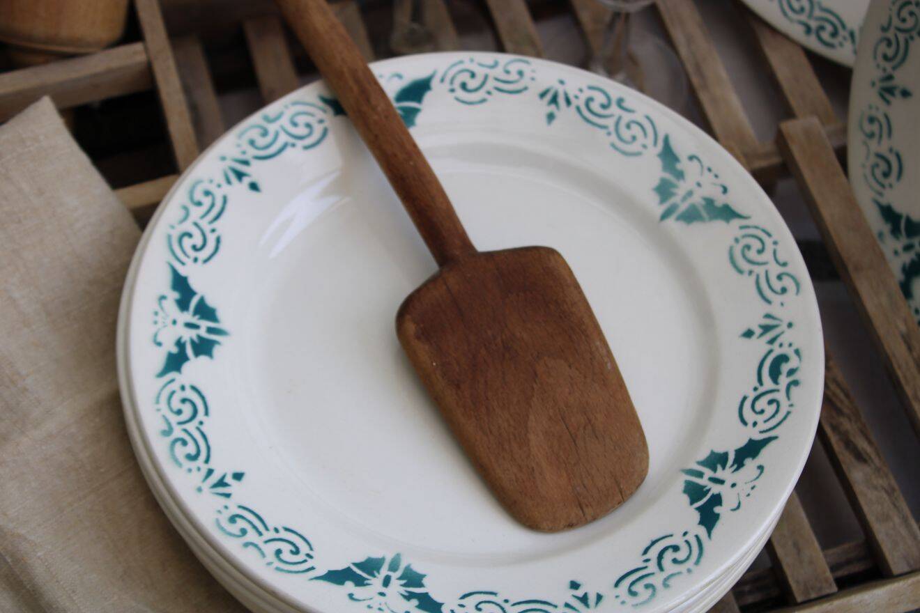 set of 8 ceramic plates "butterflies"