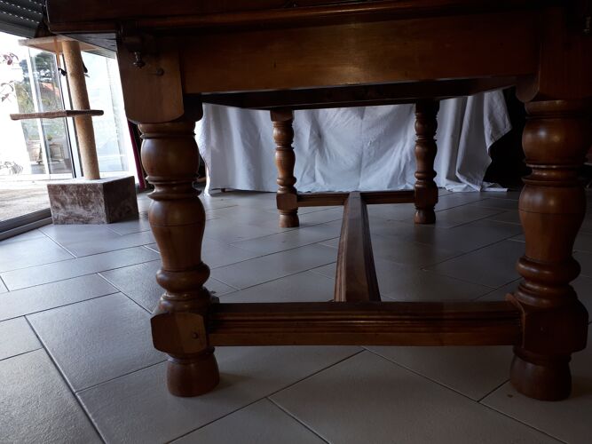 Louis XIII dining room table | Selency