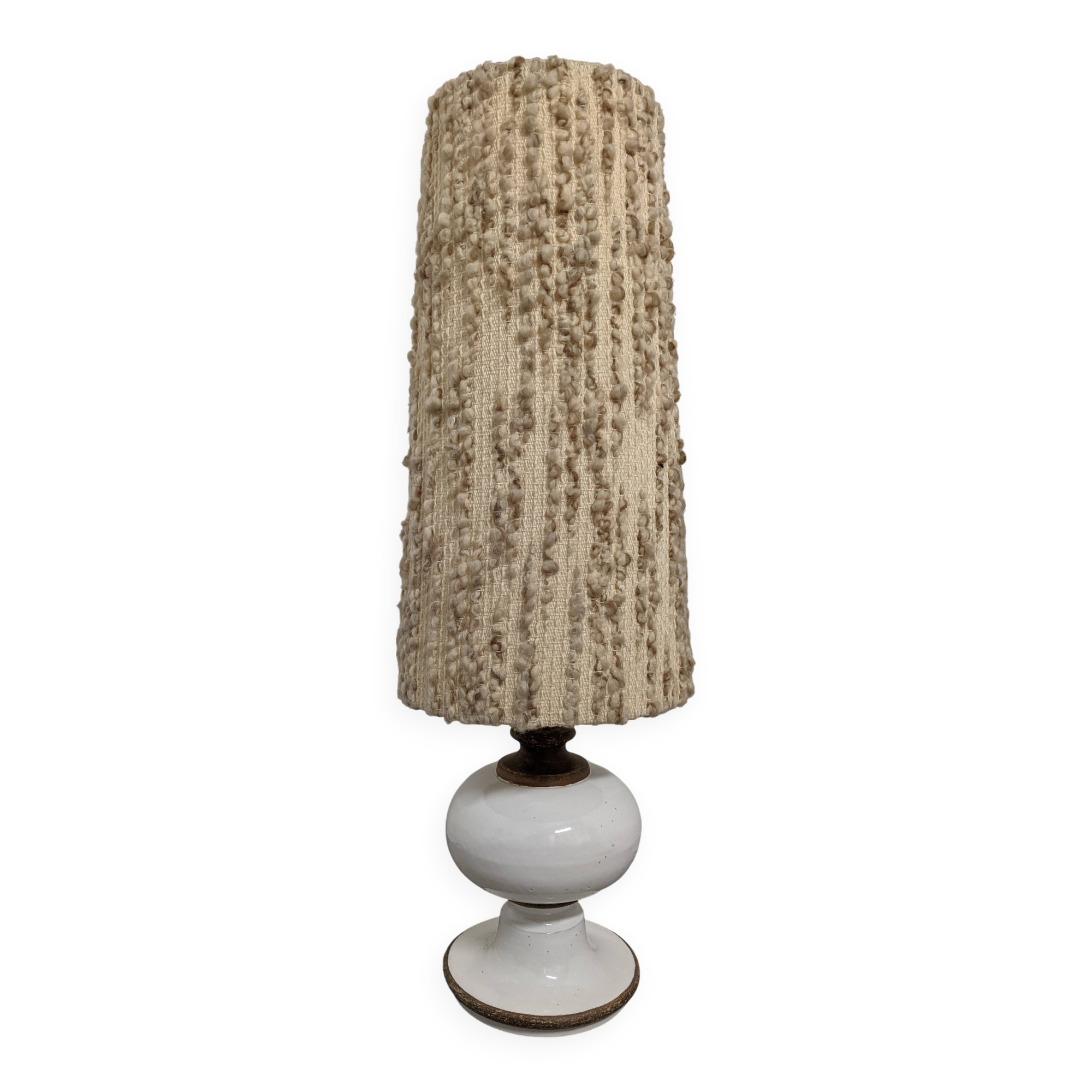 Lampe de sol en grès émaillé blanc et abat-jour en laine, années 60-70