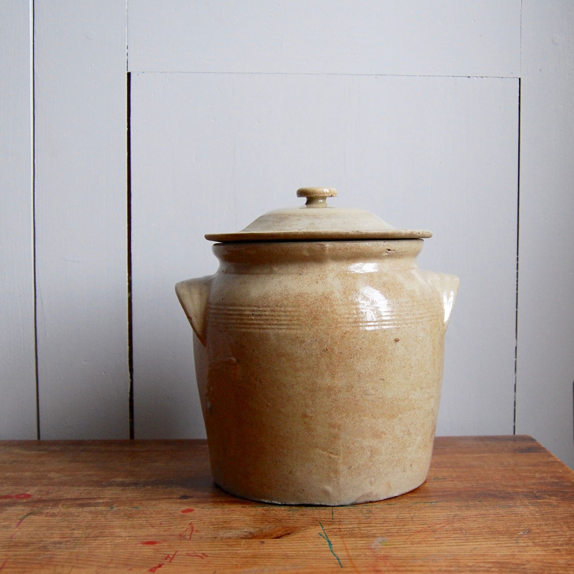 Stoneware with lid