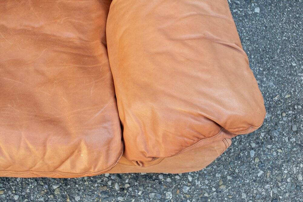 Divano Bonheur in pelle di Titina Ammannati e Giampiero Vitelli per Brunati, anni '70