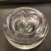 Vide poche vintage pomme en verre moulé