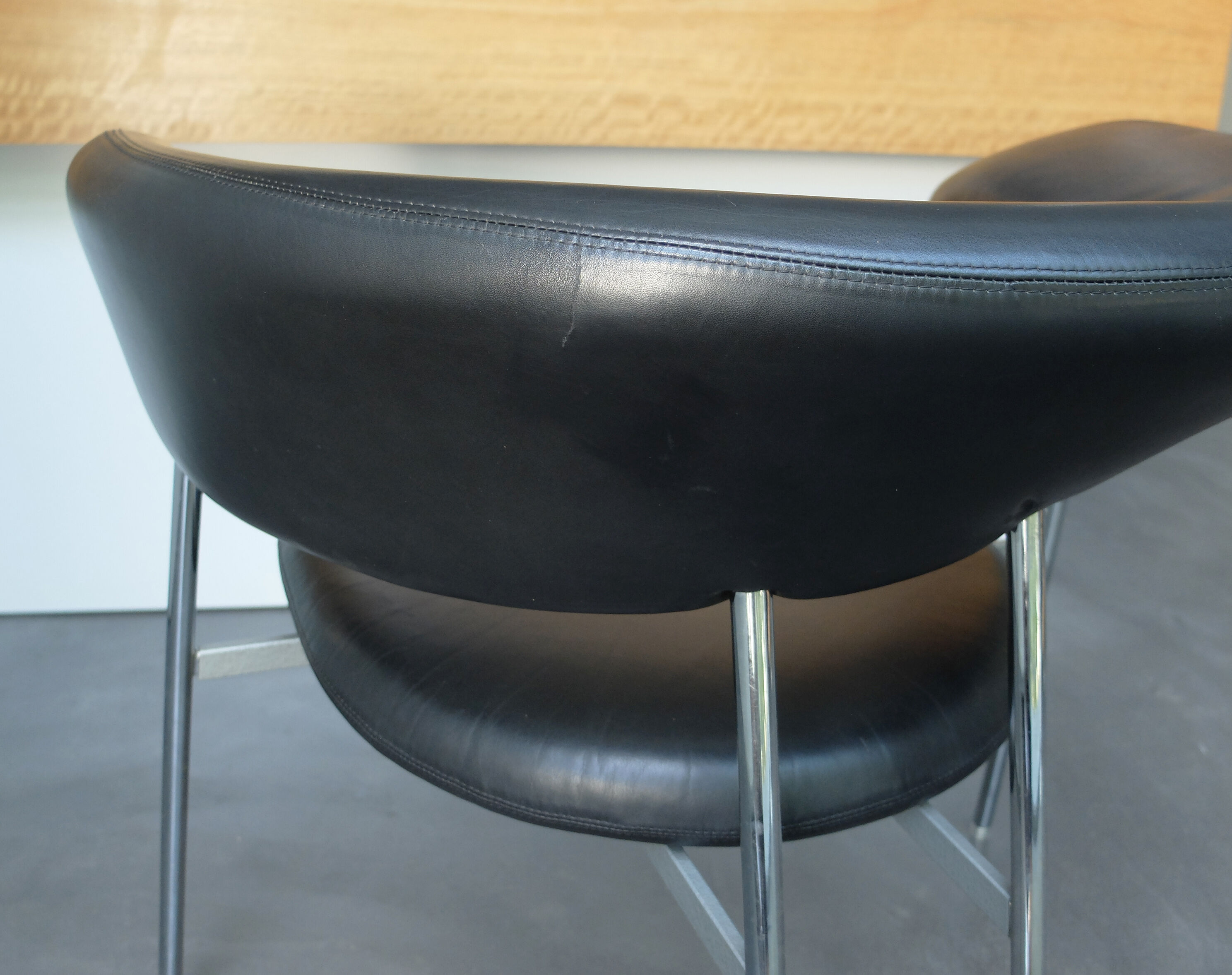 Divi lounge chair by Mark Van Tilburg for Leolux