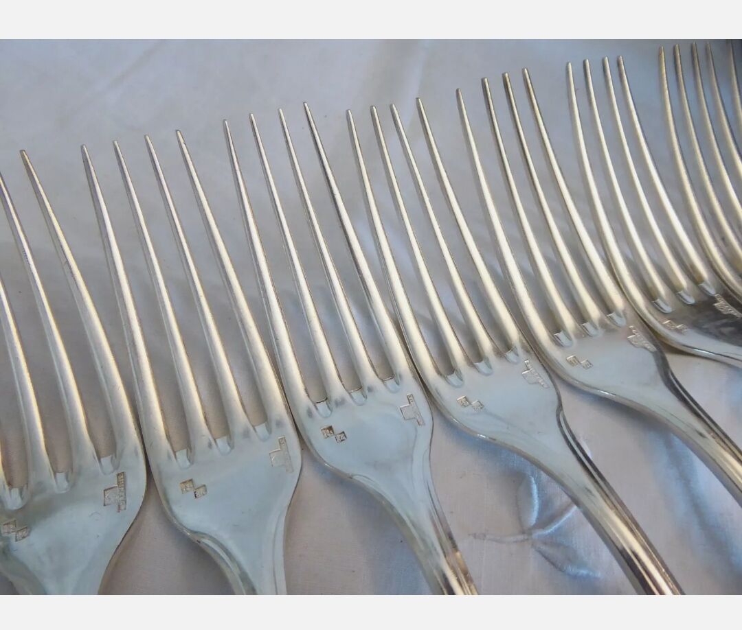 Alfenide Christofle 12 table covers 24p silver metal Model Pompadour