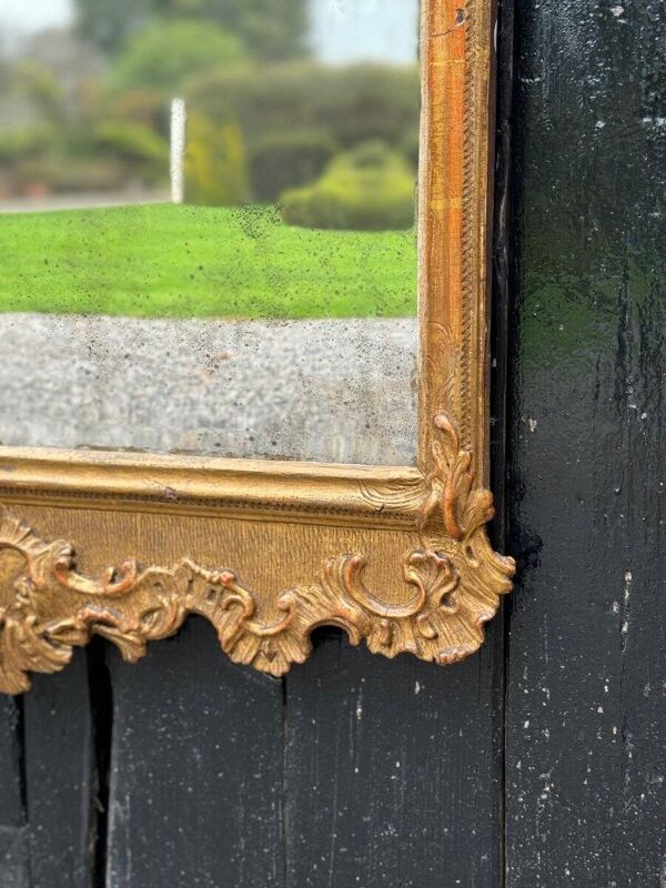 Miroir baroque en bois sculpté, stuqué et doré, Vienne vers 1700