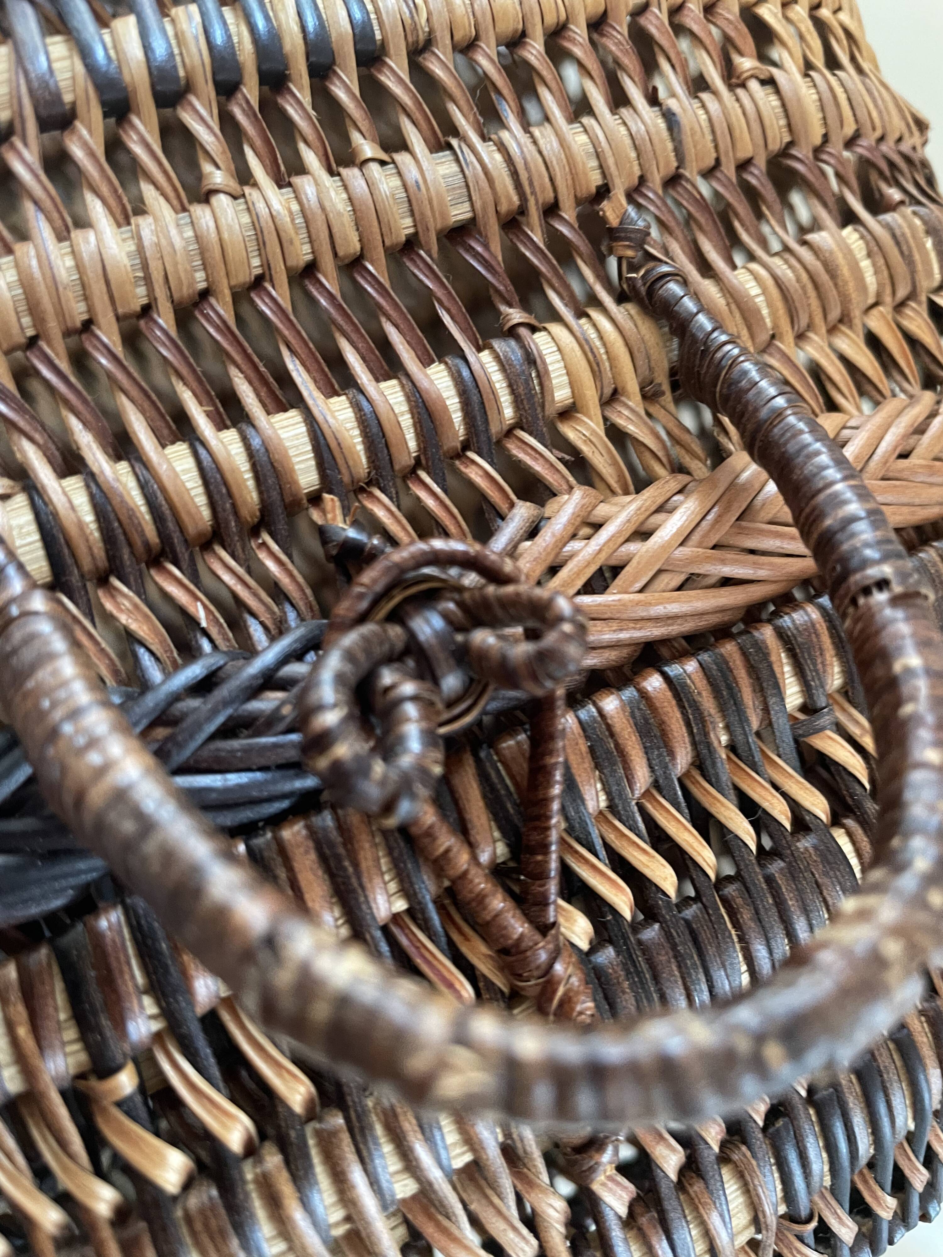 Asian rattan basket with lid 23×18 cm