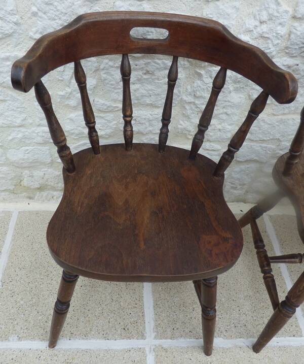 4 solid wood western-style "smoker's chairs" made of oak