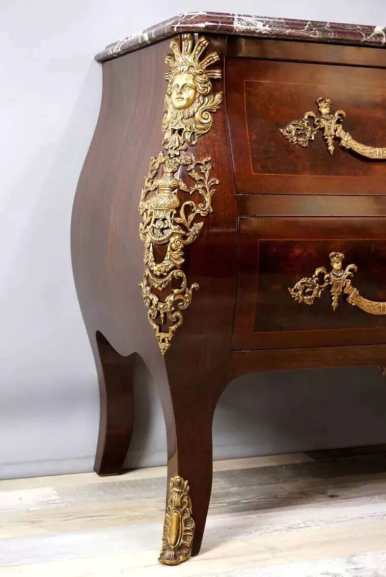 Antique chest of drawers in mahogany, Amboyna burl, red marble and bronze