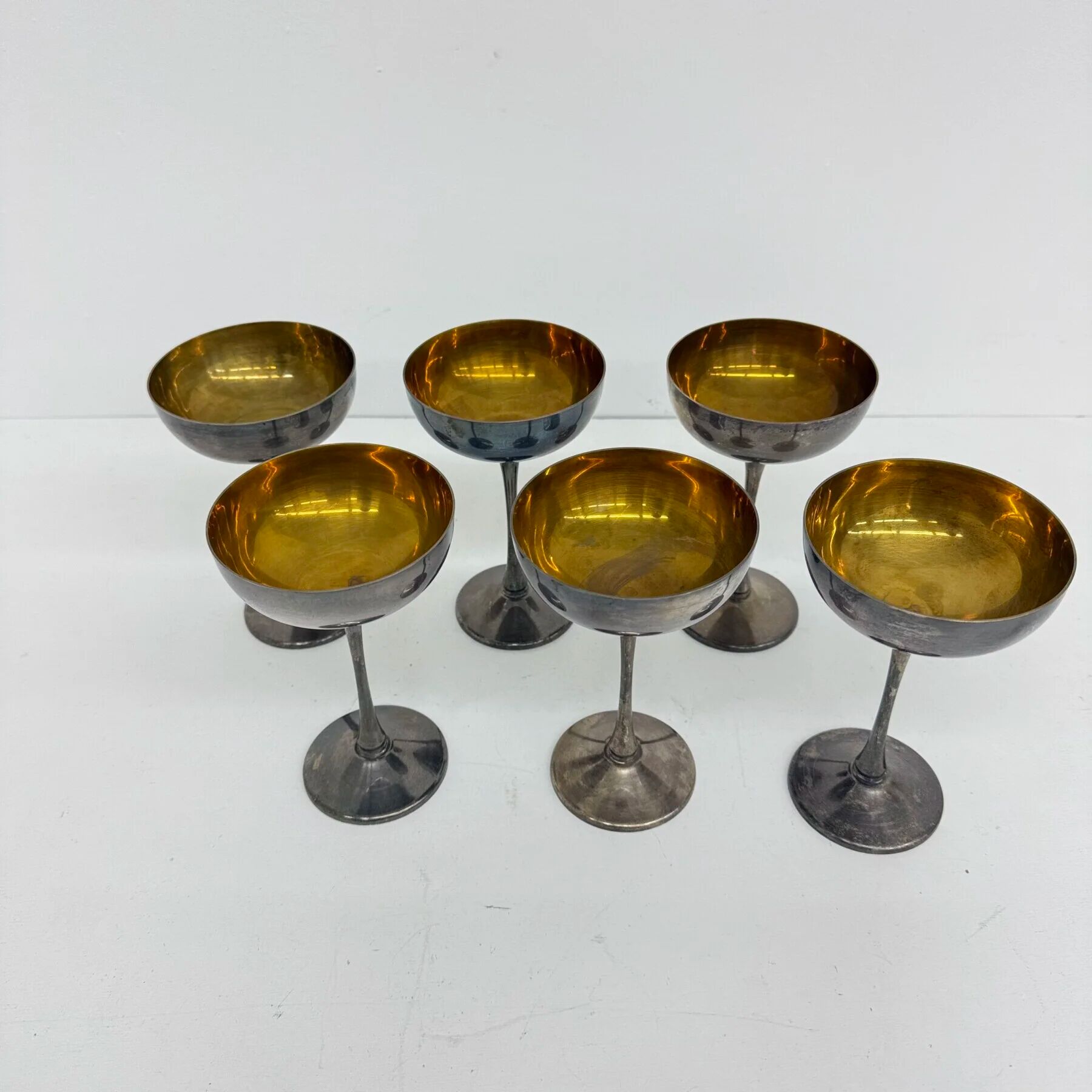 Ensemble de 6 coupes à champagne en laiton argenté, années 1970, Italie.
