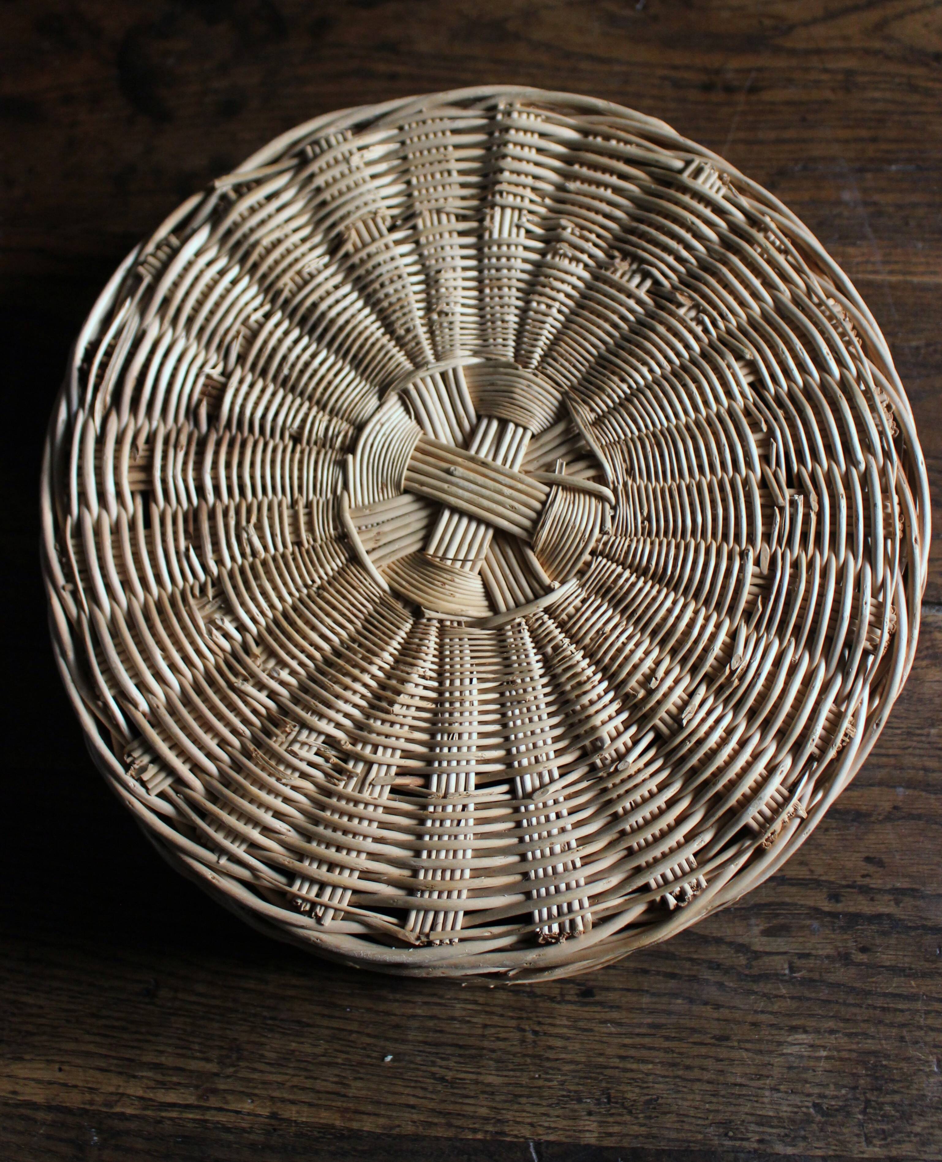 Panier Corbeille ronde osier tressage vintage