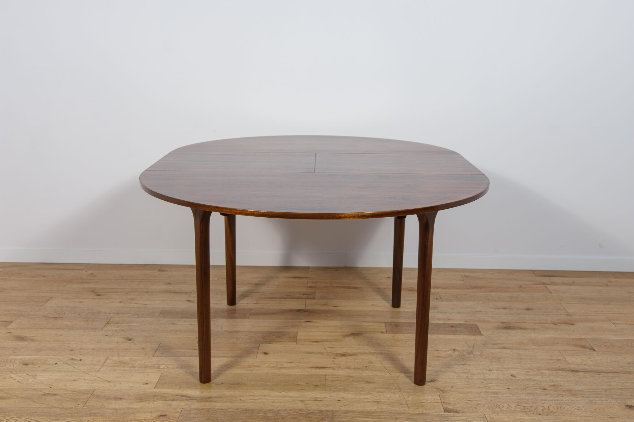 Mid-Century Round Rosewood Extendable Dining Table from McIntosh, United Kingdom, 1960s